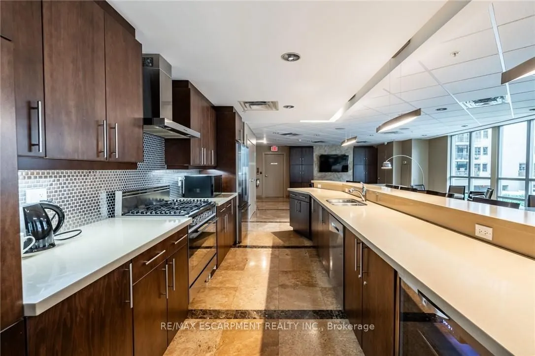 360 Pearl Street, #1303