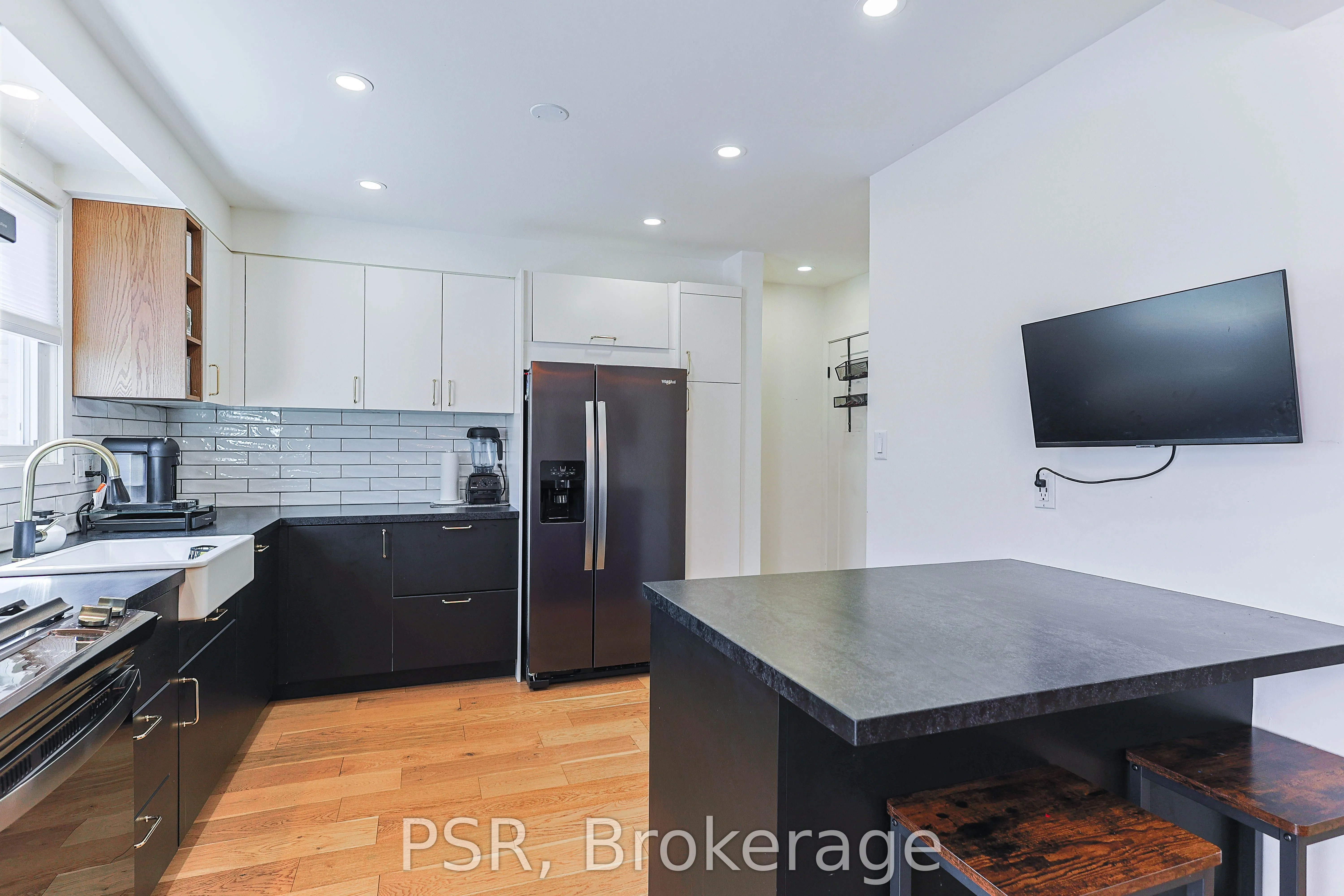 5475 Lakeshore Road #54