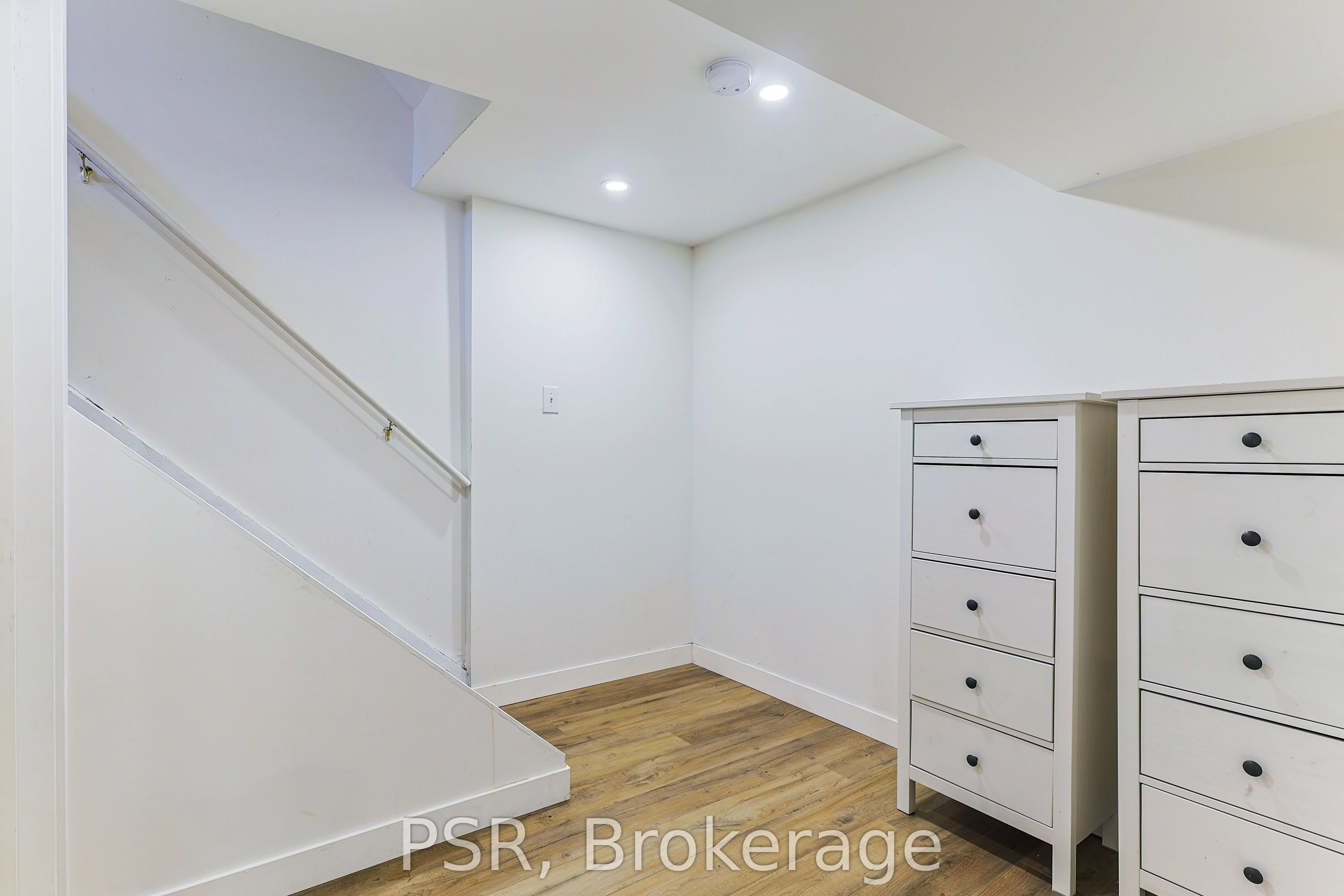 5475 Lakeshore Road #54