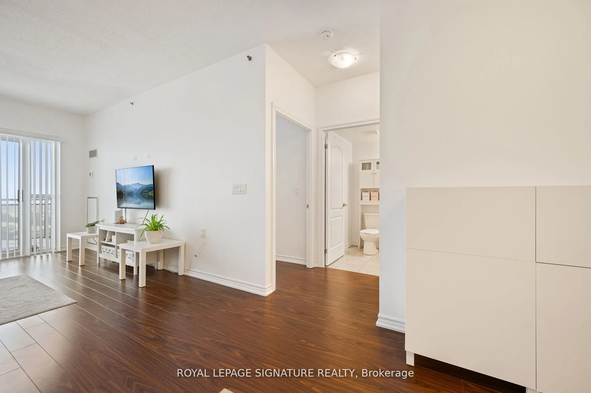 810 Scollard Court, #1003