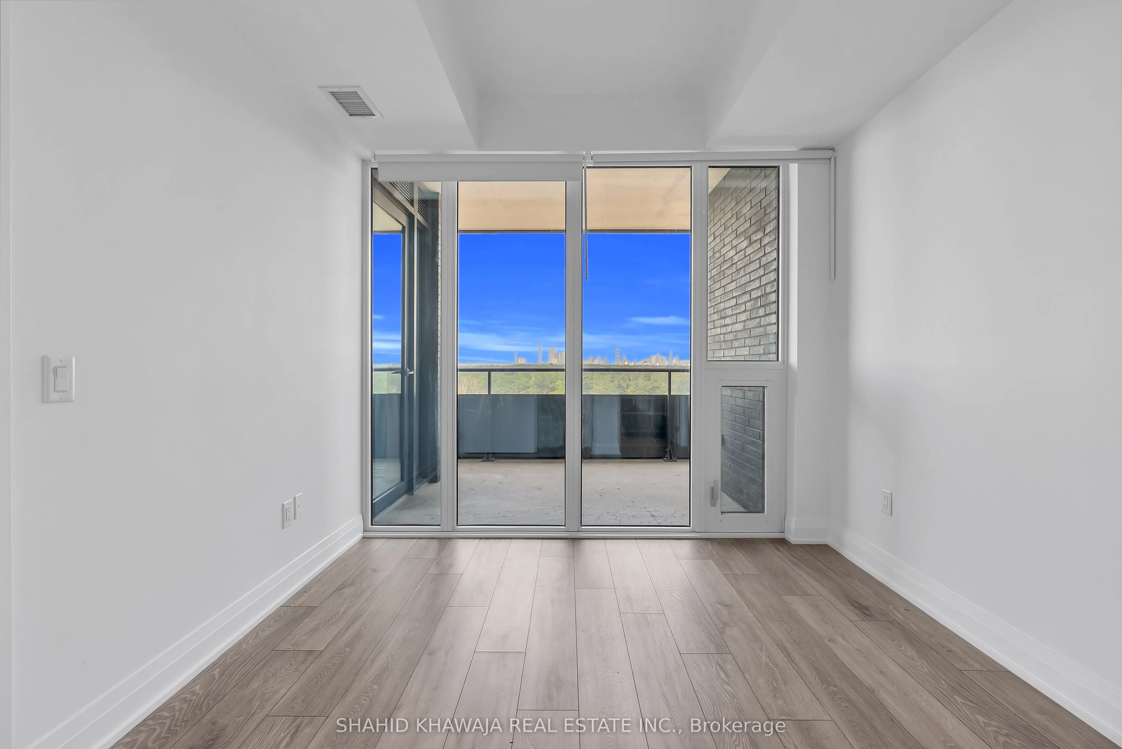 21 Park Street E, #1508