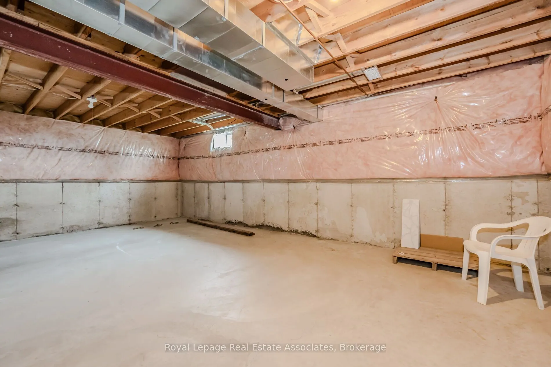 2887 Darien Road N