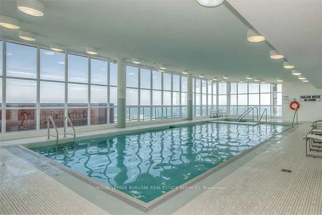 551 Maple Avenue, #814