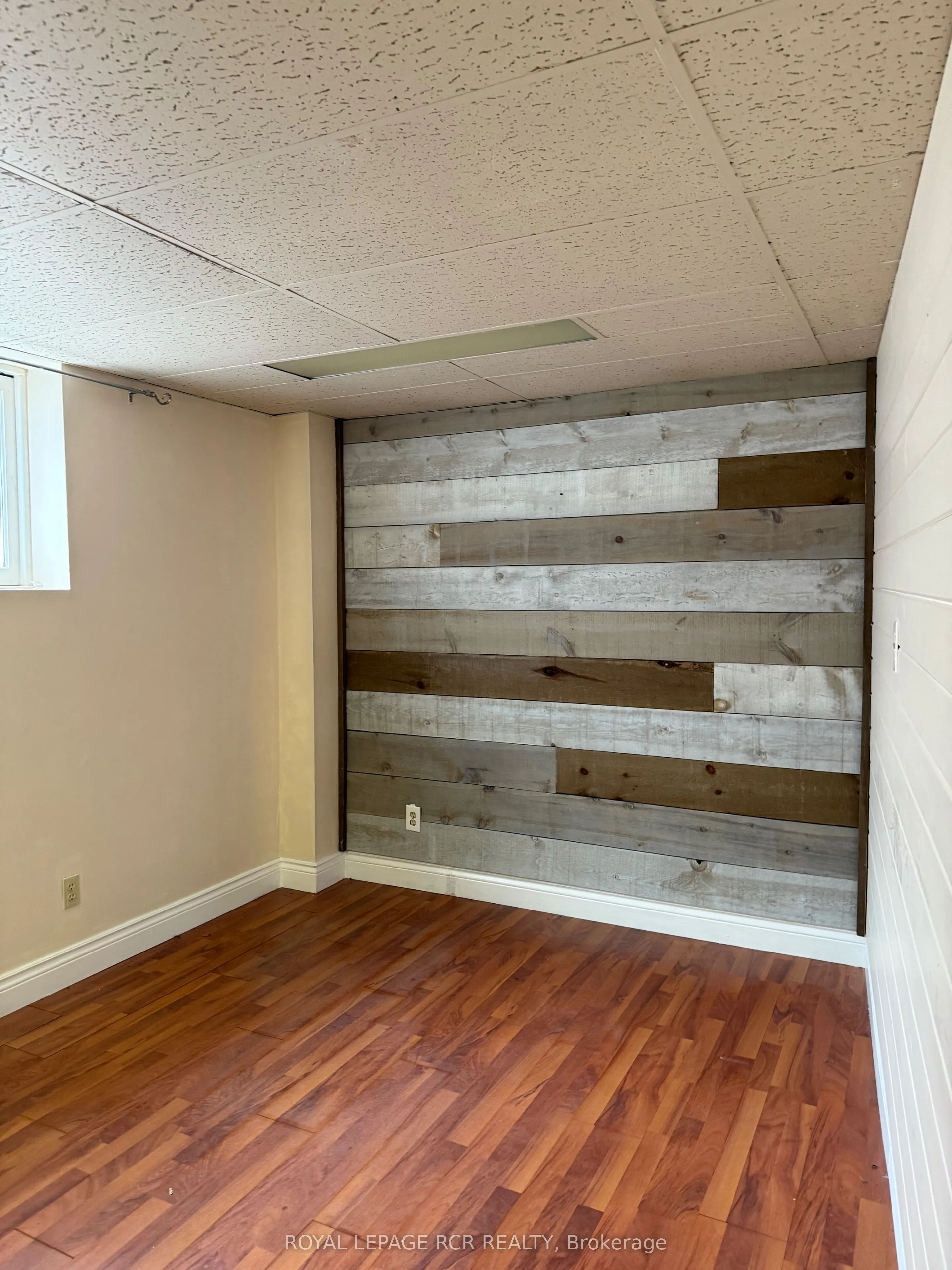 33 King Street W, #West Side Lower