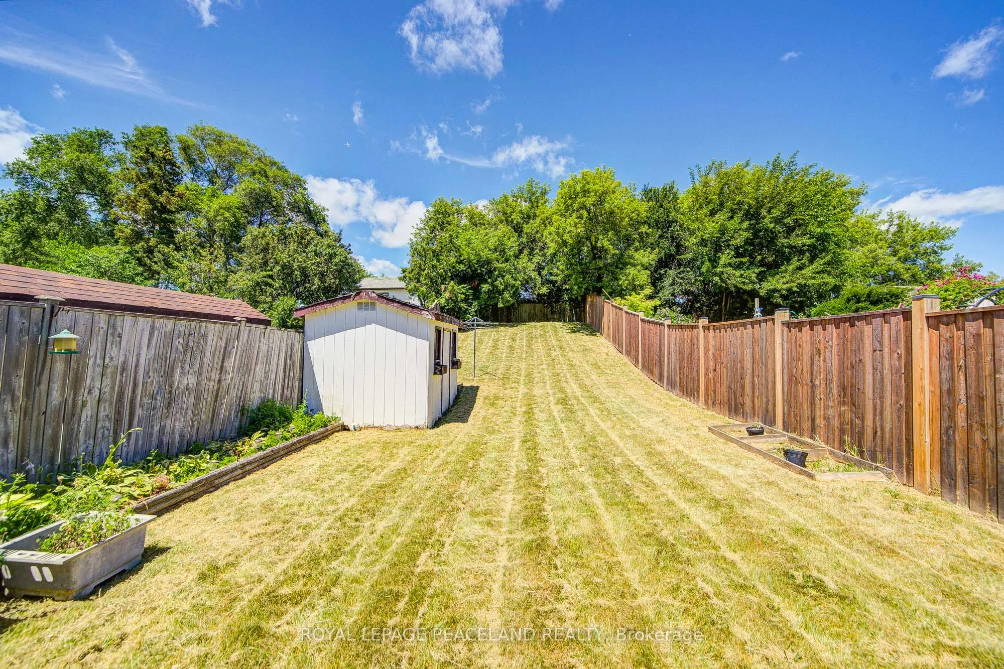 718 Eaglemount Crescent