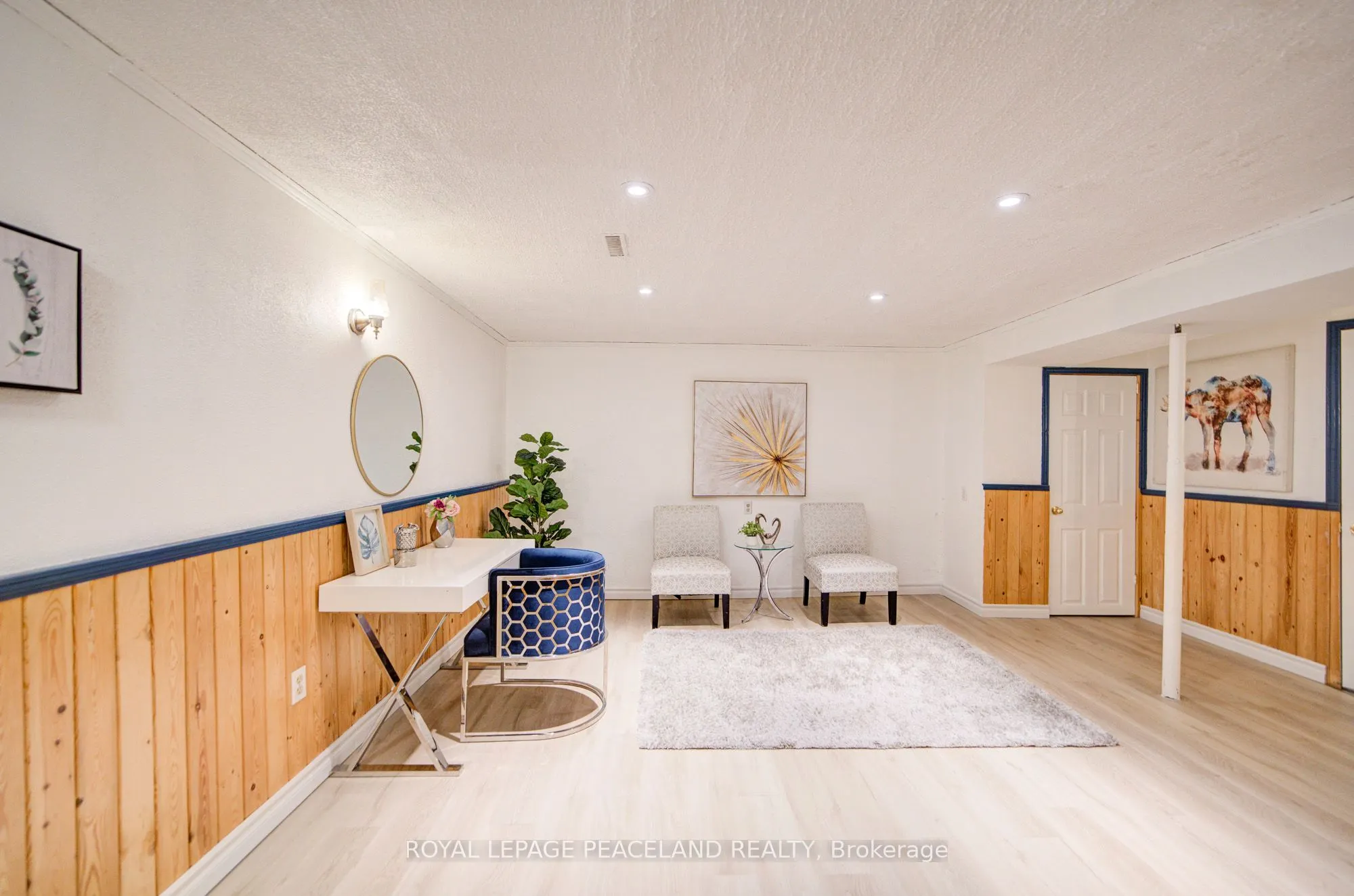 718 Eaglemount Crescent