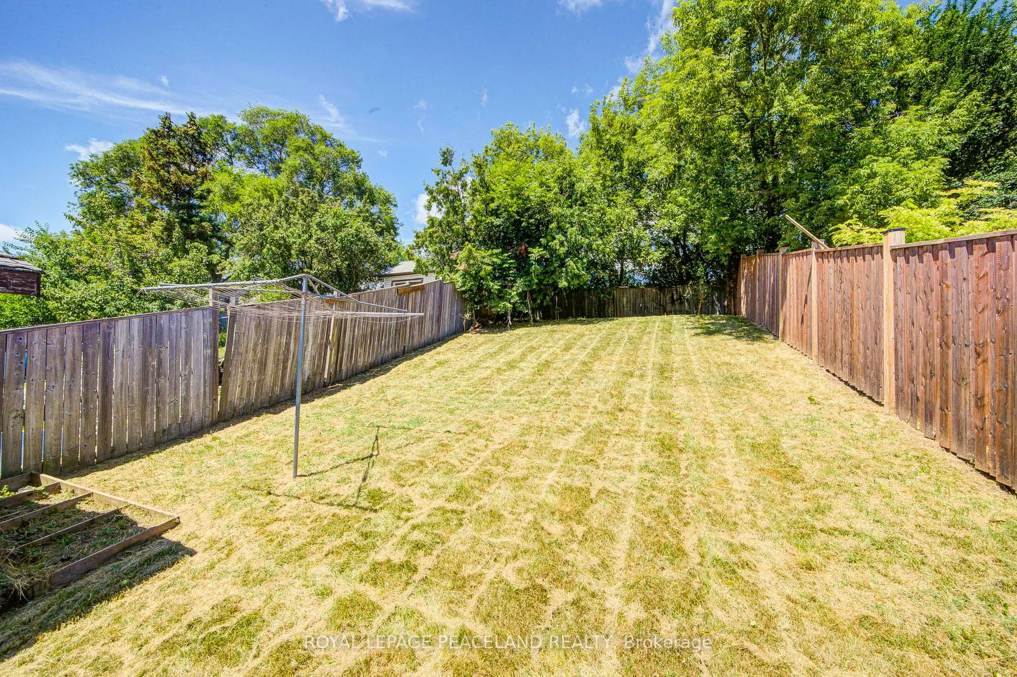 718 Eaglemount Crescent