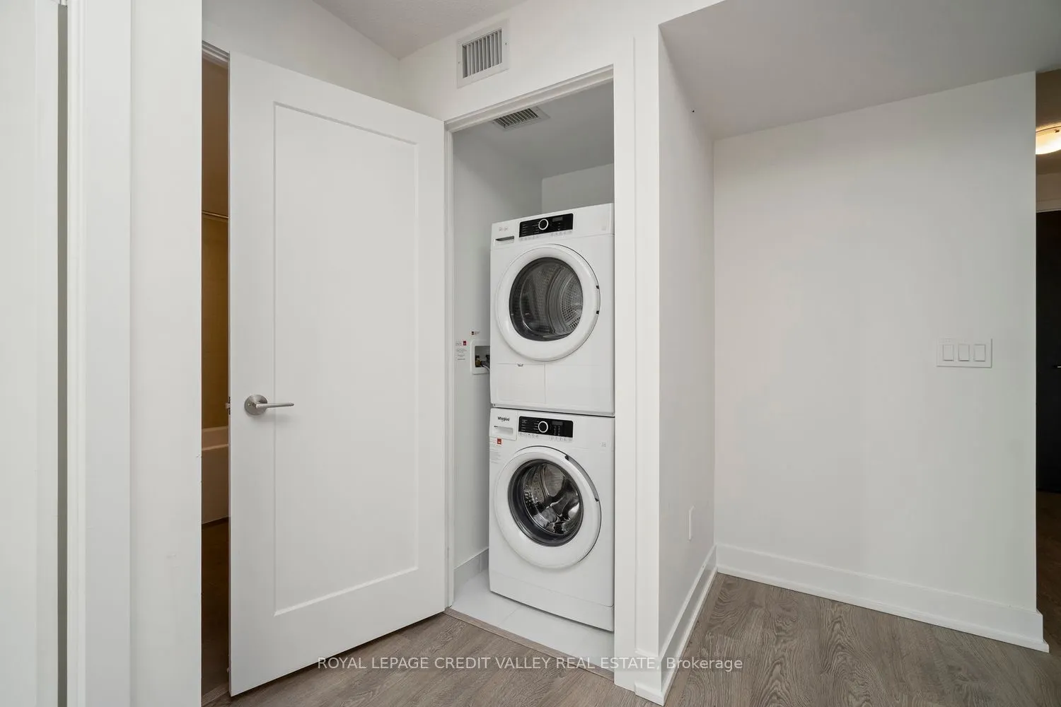 9 Mabelle Avenue, #2215