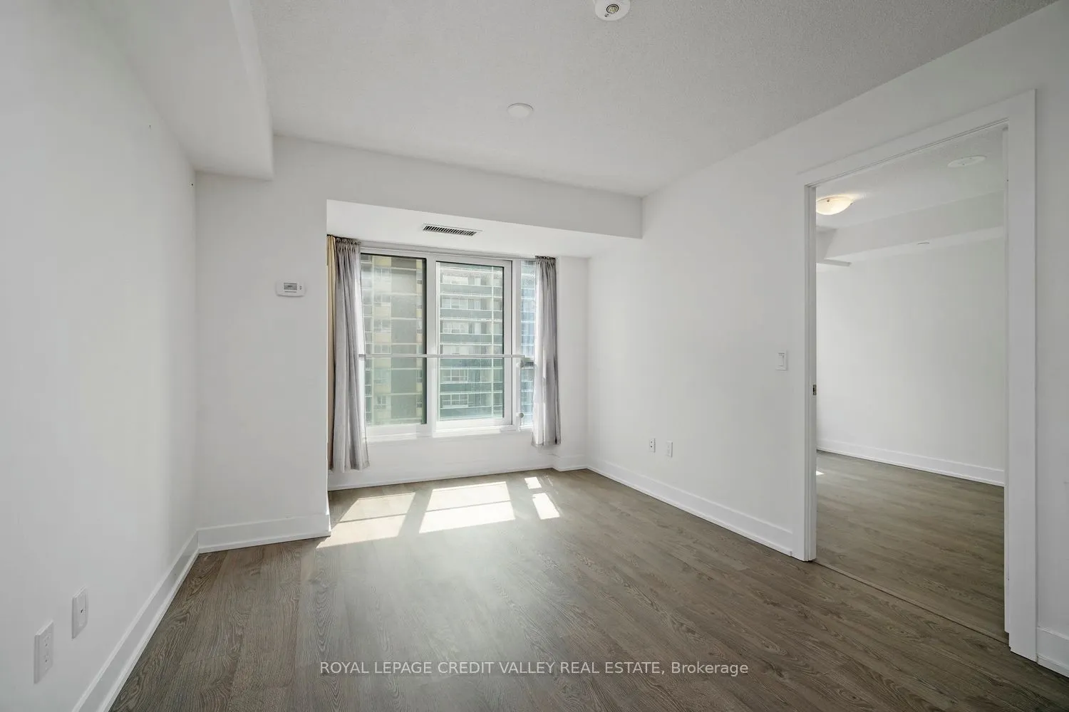 9 Mabelle Avenue, #2215