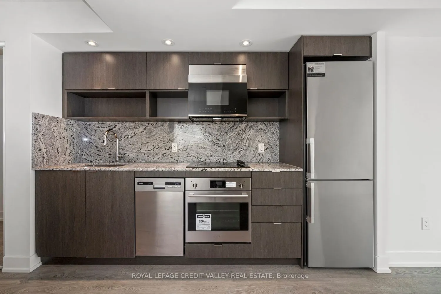 9 Mabelle Avenue, #2215