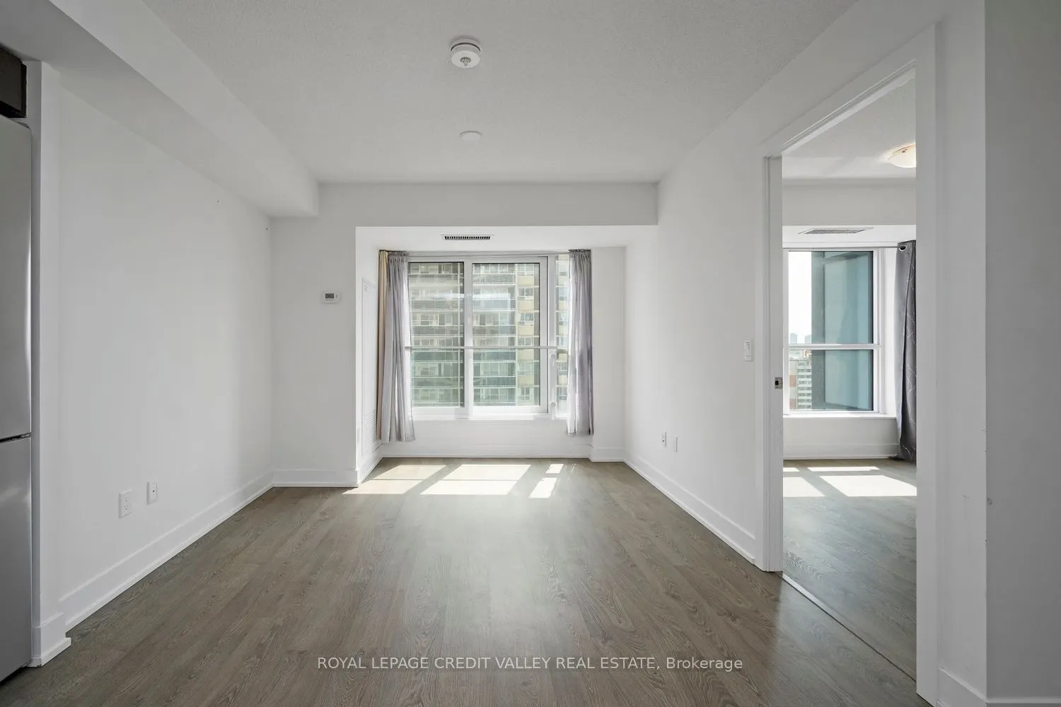 9 Mabelle Avenue, #2215