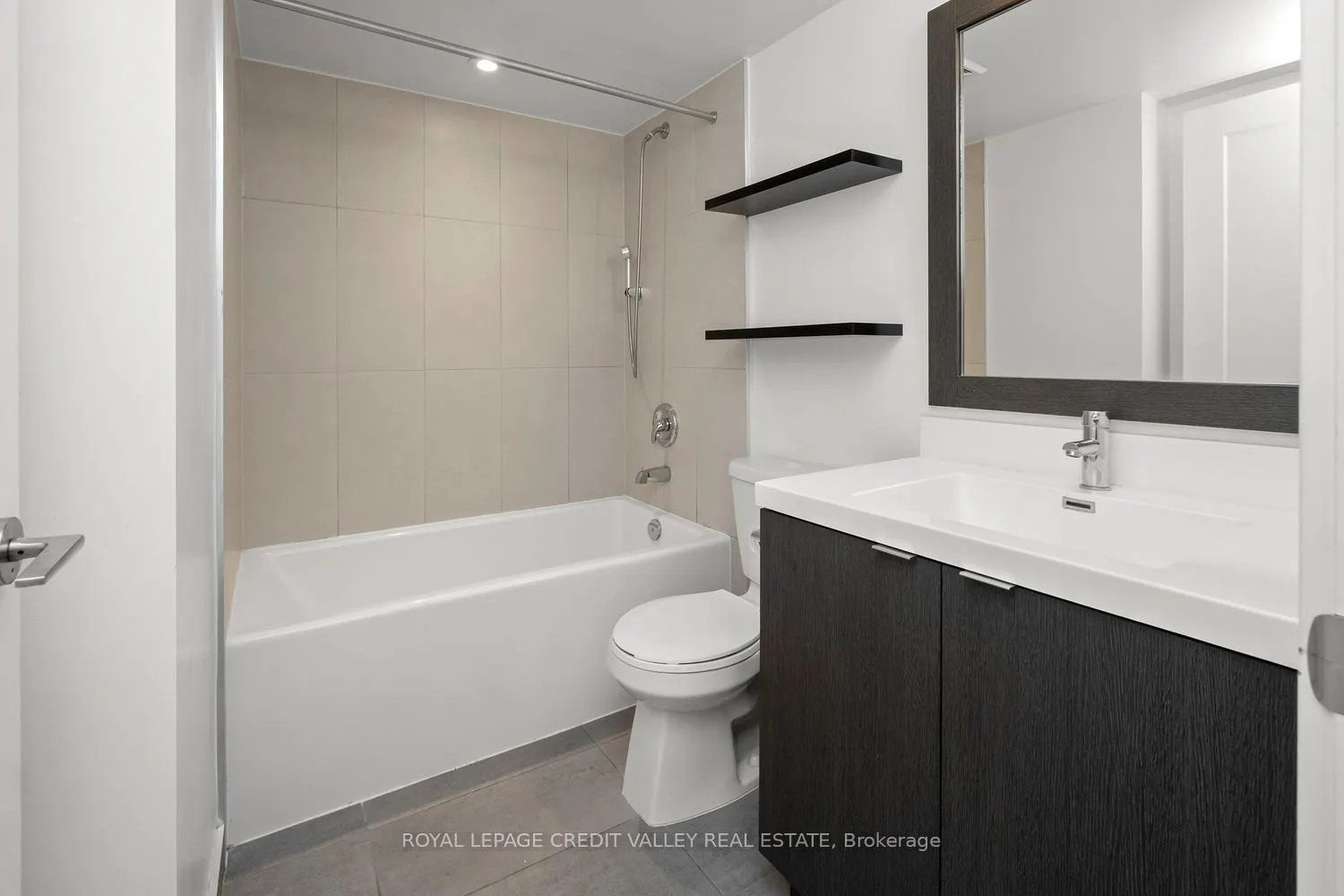 9 Mabelle Avenue, #2215