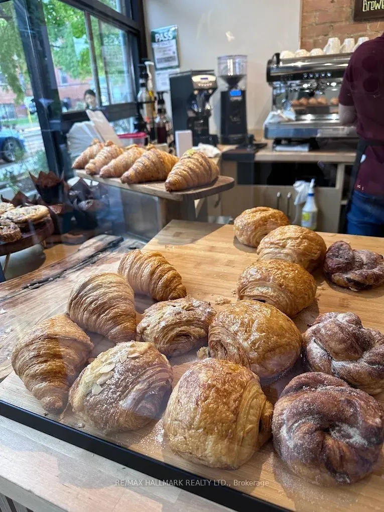 221 Roncesvalles Avenue