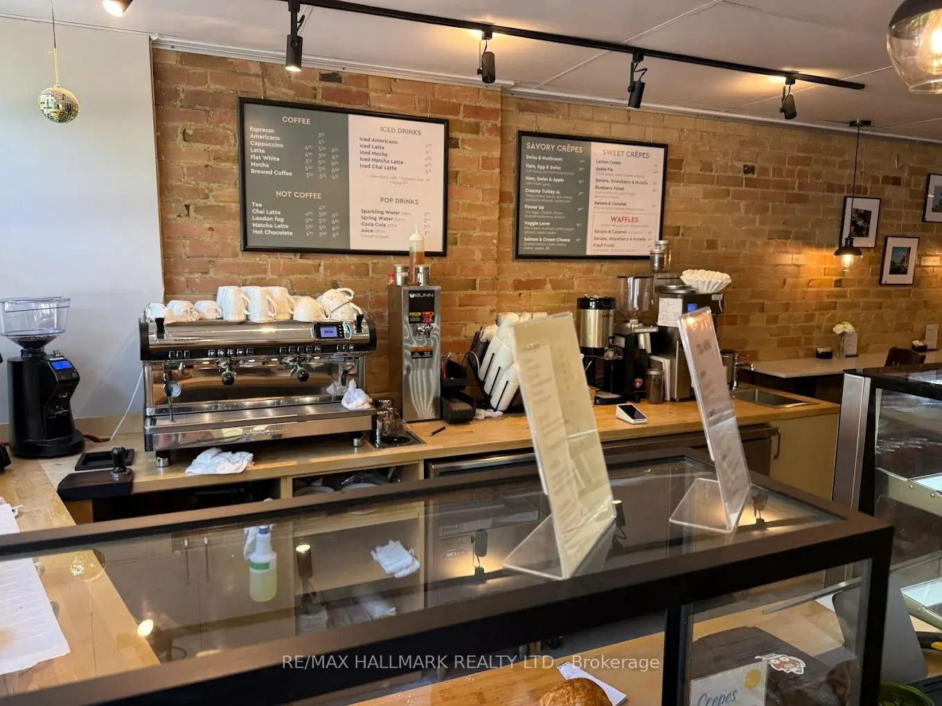 221 Roncesvalles Avenue