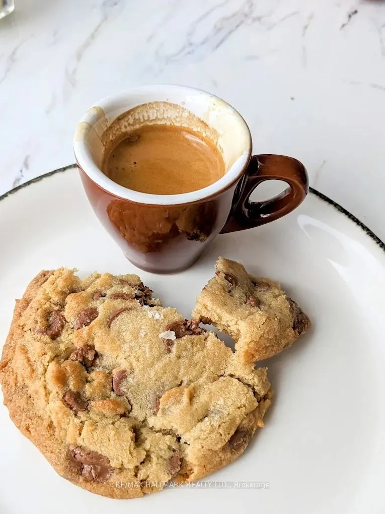 221 Roncesvalles Avenue