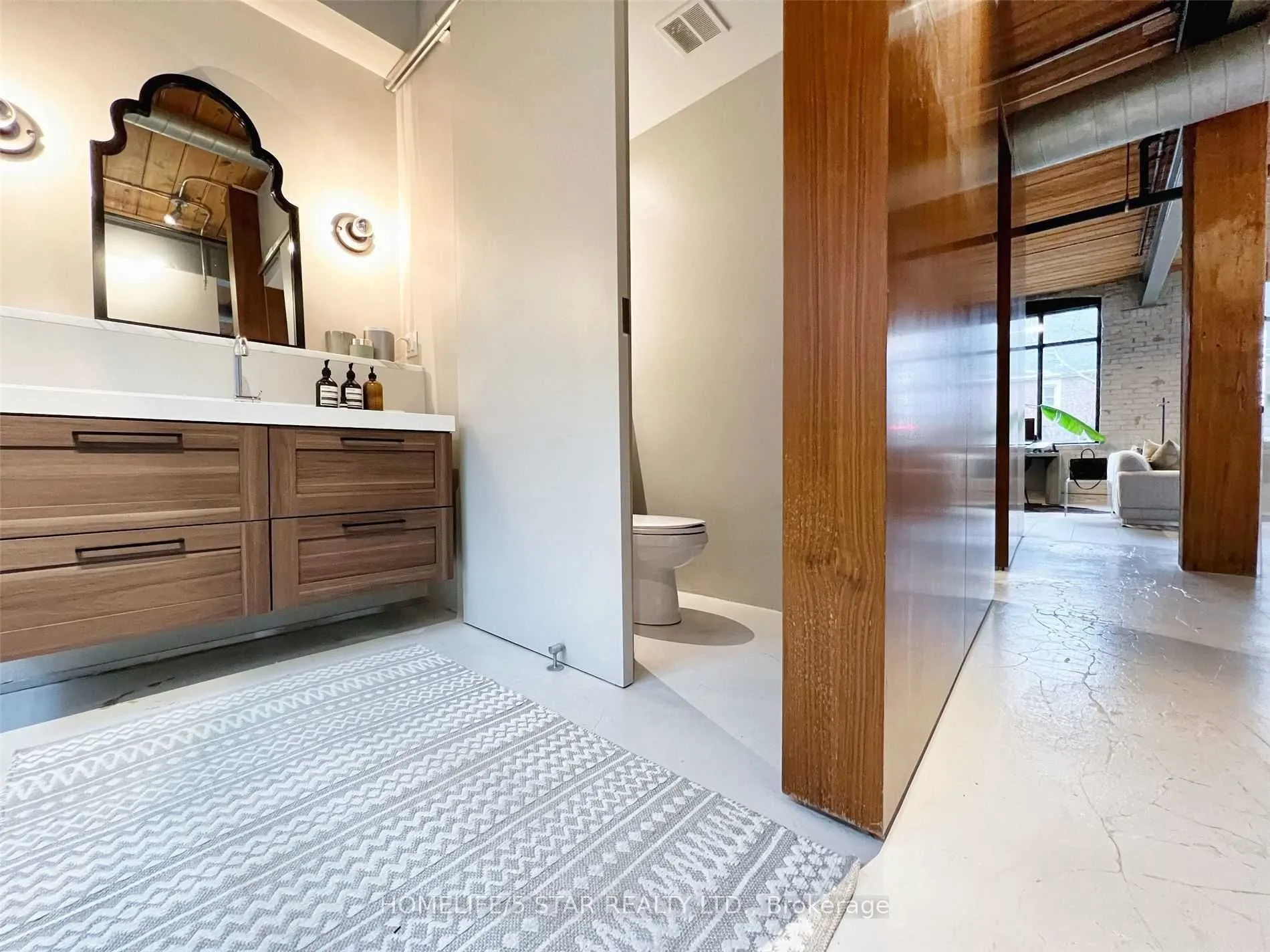 1 Columbus Avenue, #101