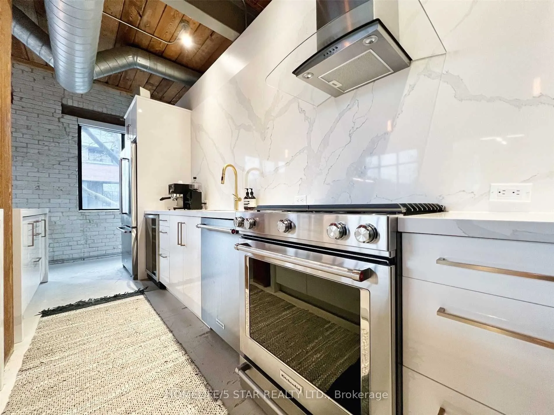 1 Columbus Avenue, #101