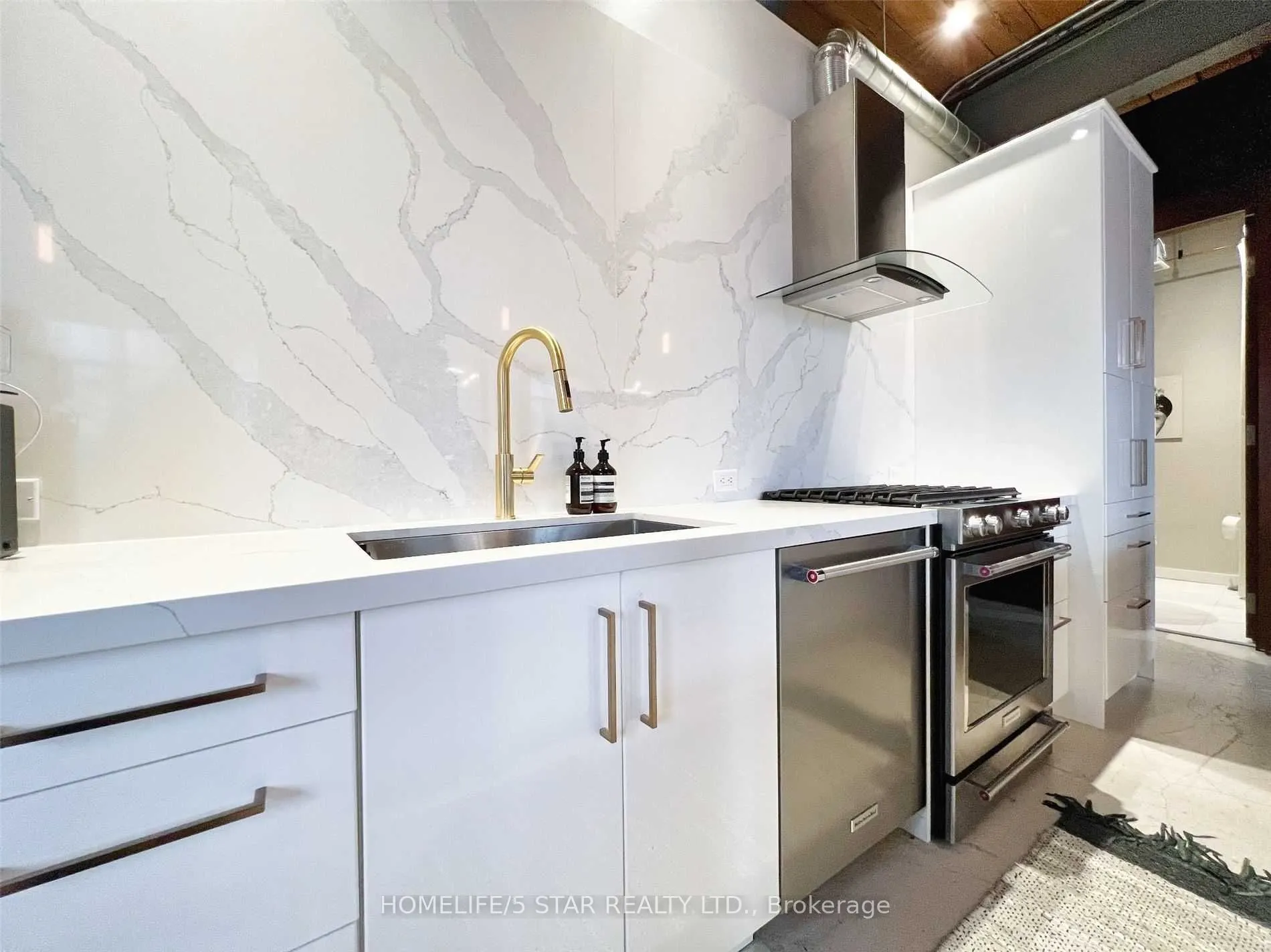 1 Columbus Avenue, #101