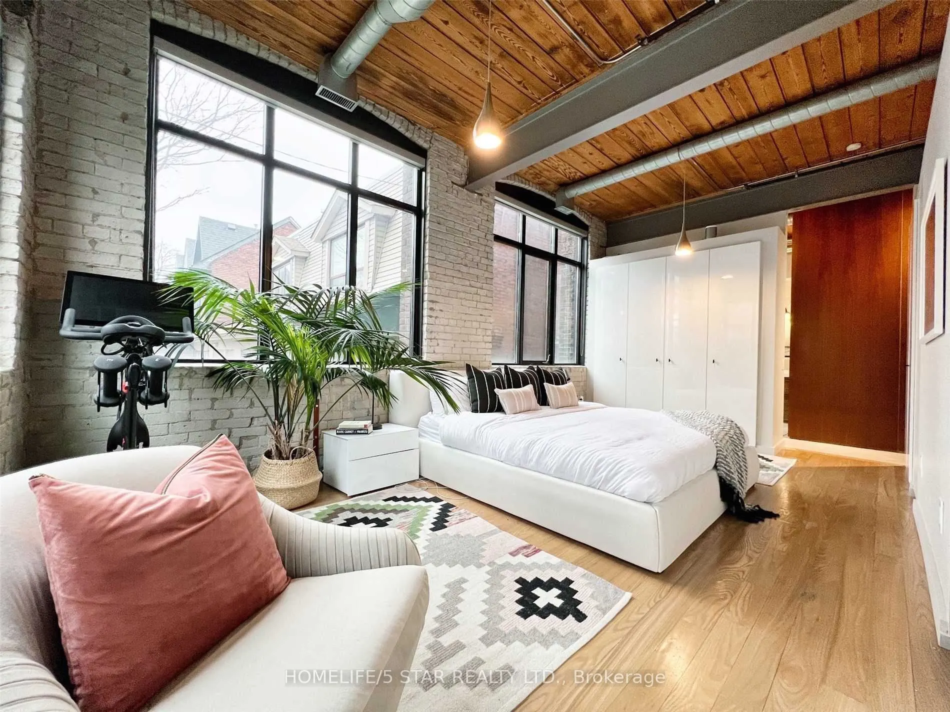 1 Columbus Avenue, #101