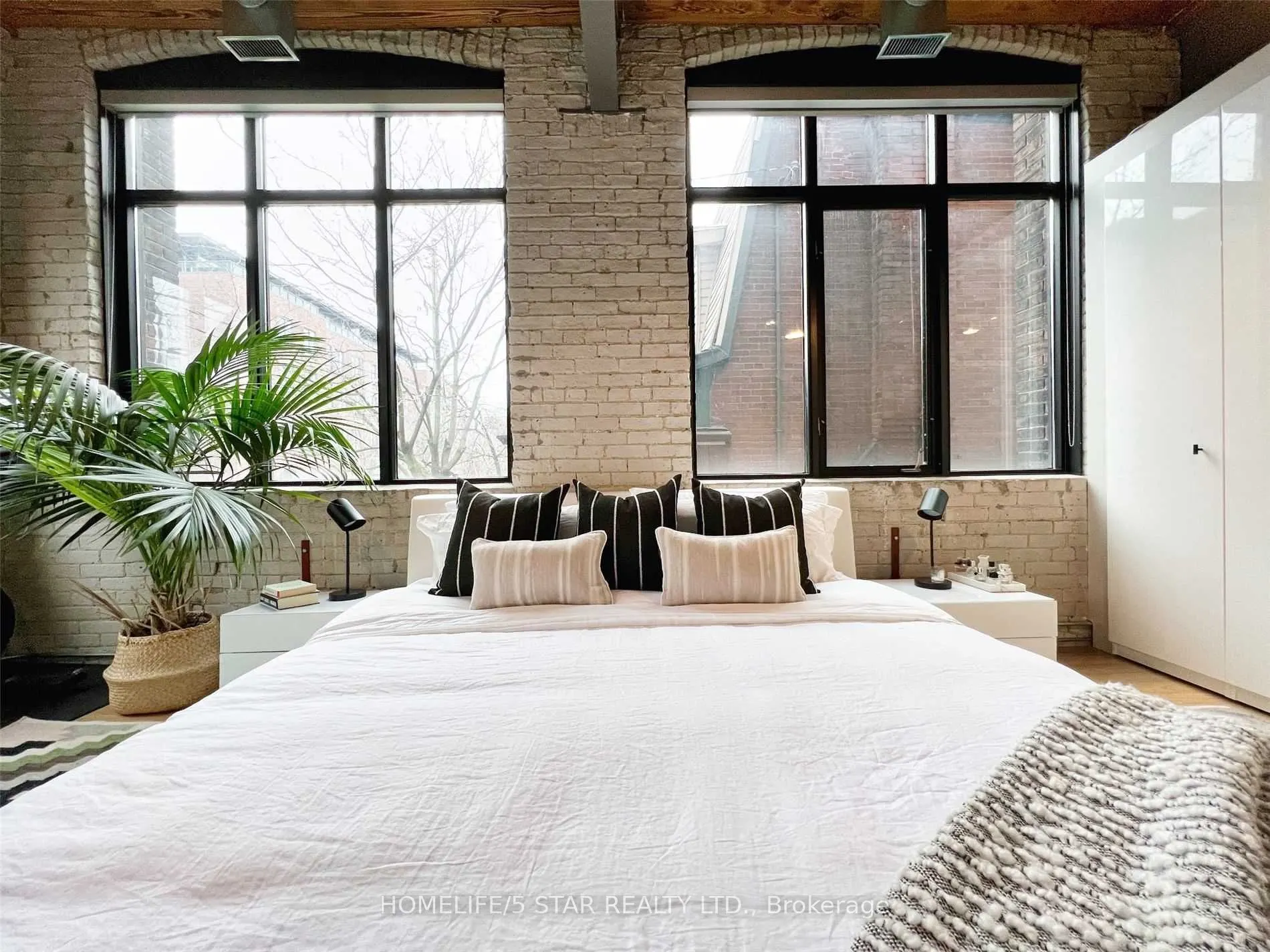 1 Columbus Avenue, #101