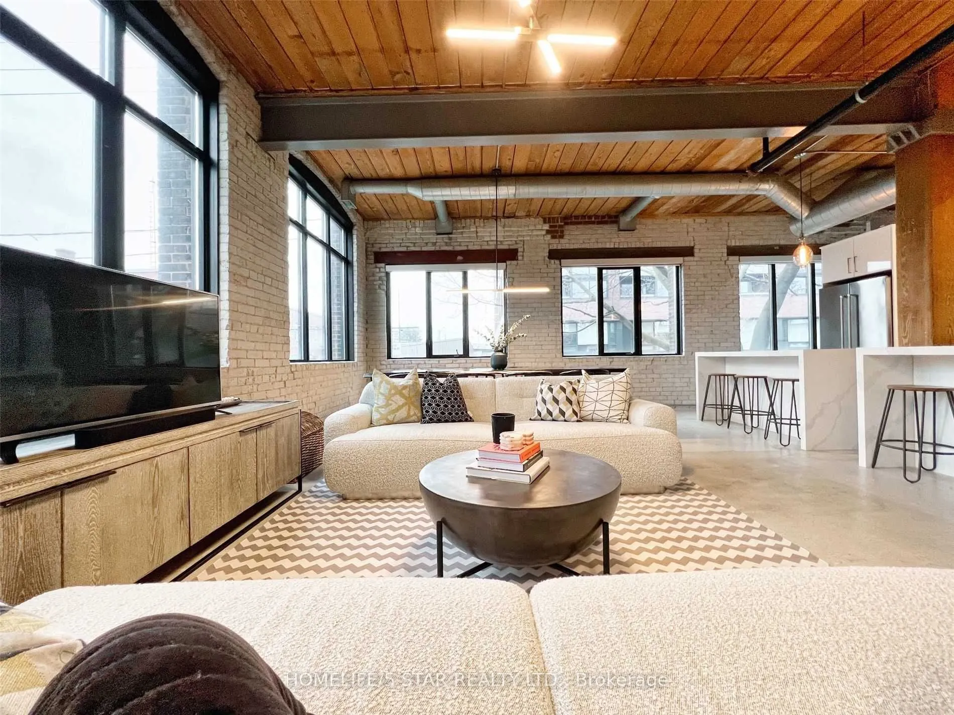 1 Columbus Avenue, #101