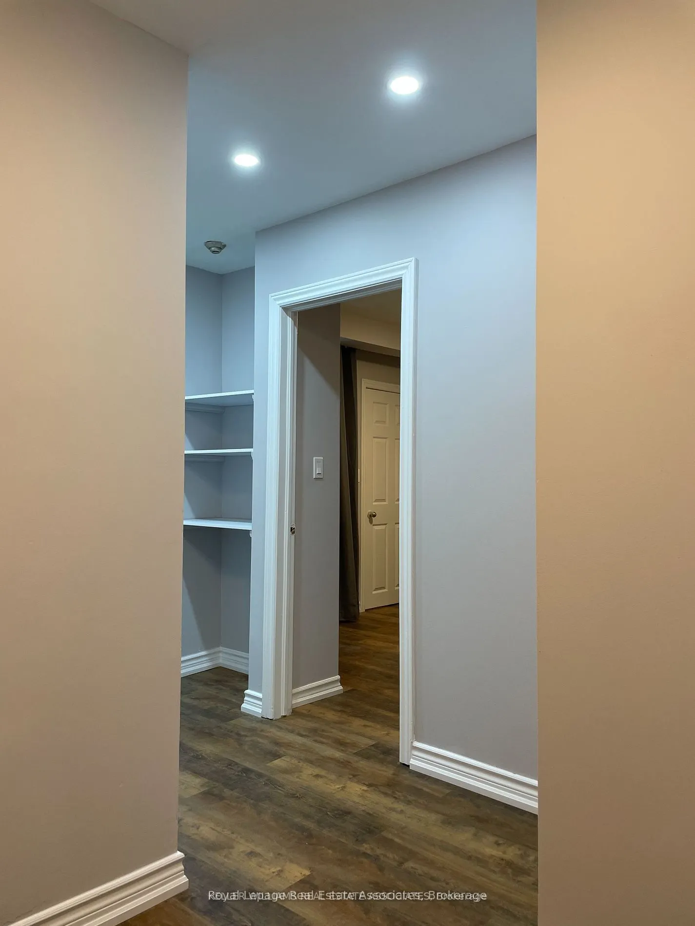 233 Lakeshore Road E