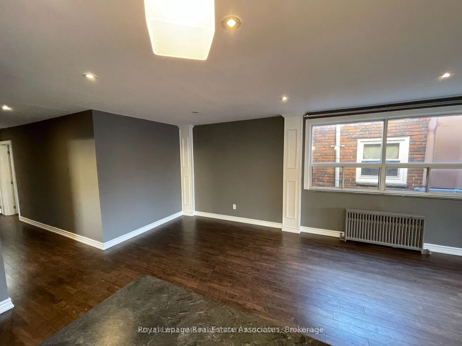 233 Lakeshore Road E