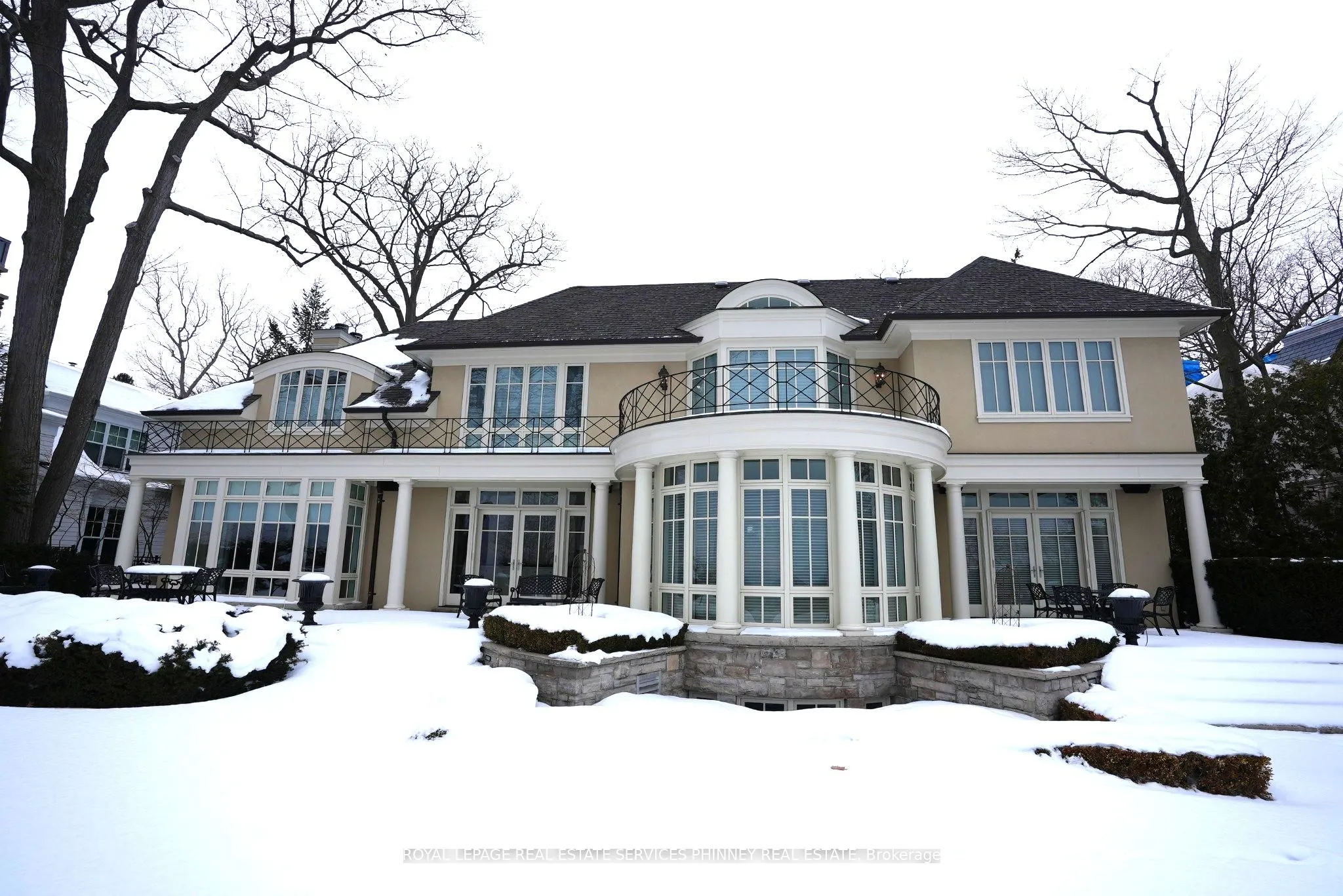 6 Ennisclare Drive W