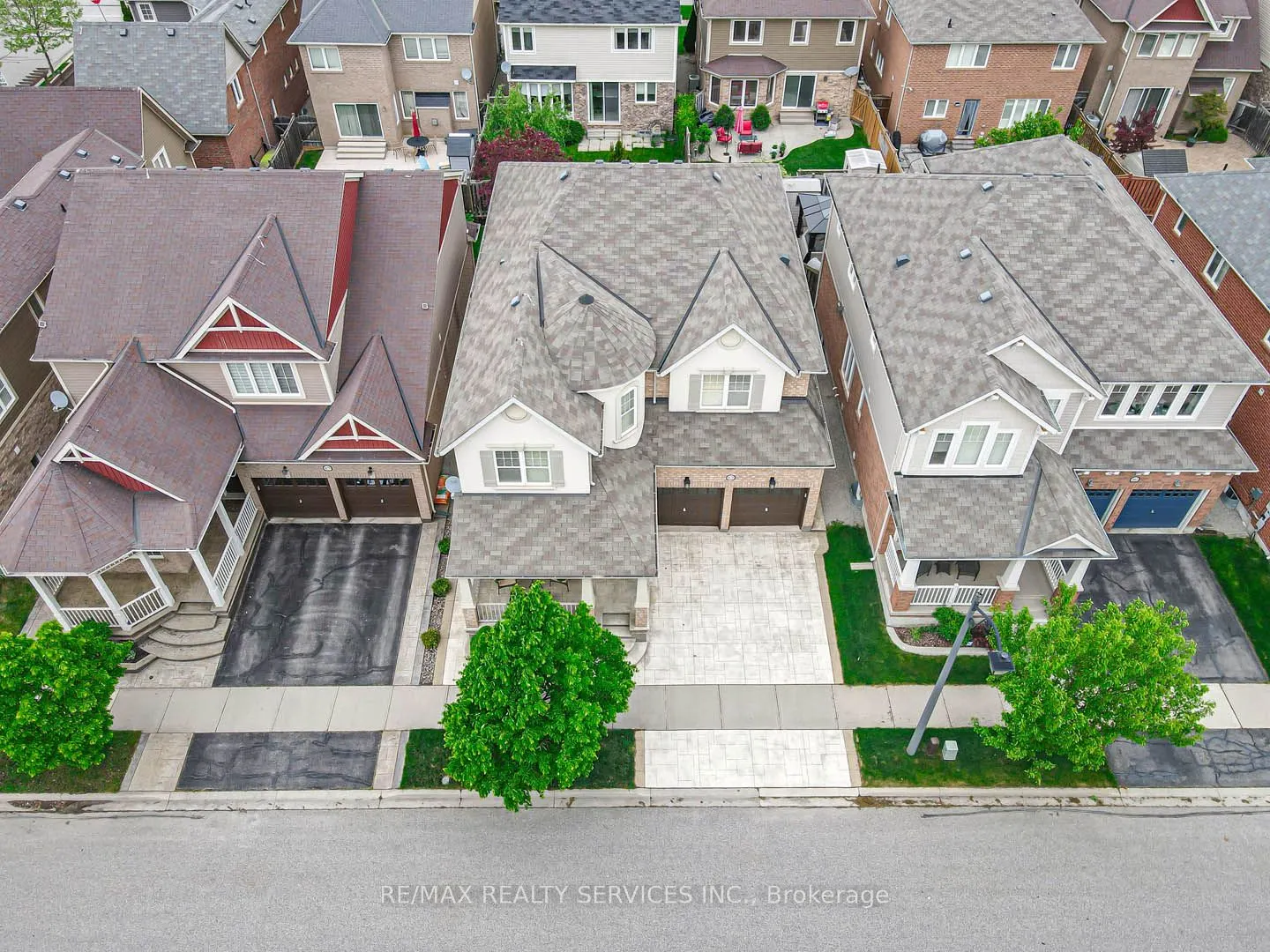 879 Etherington Way
