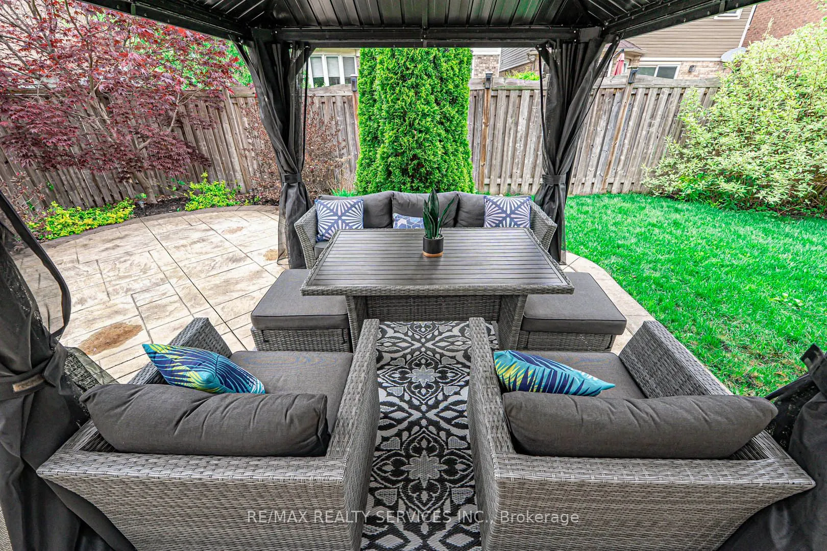 879 Etherington Way
