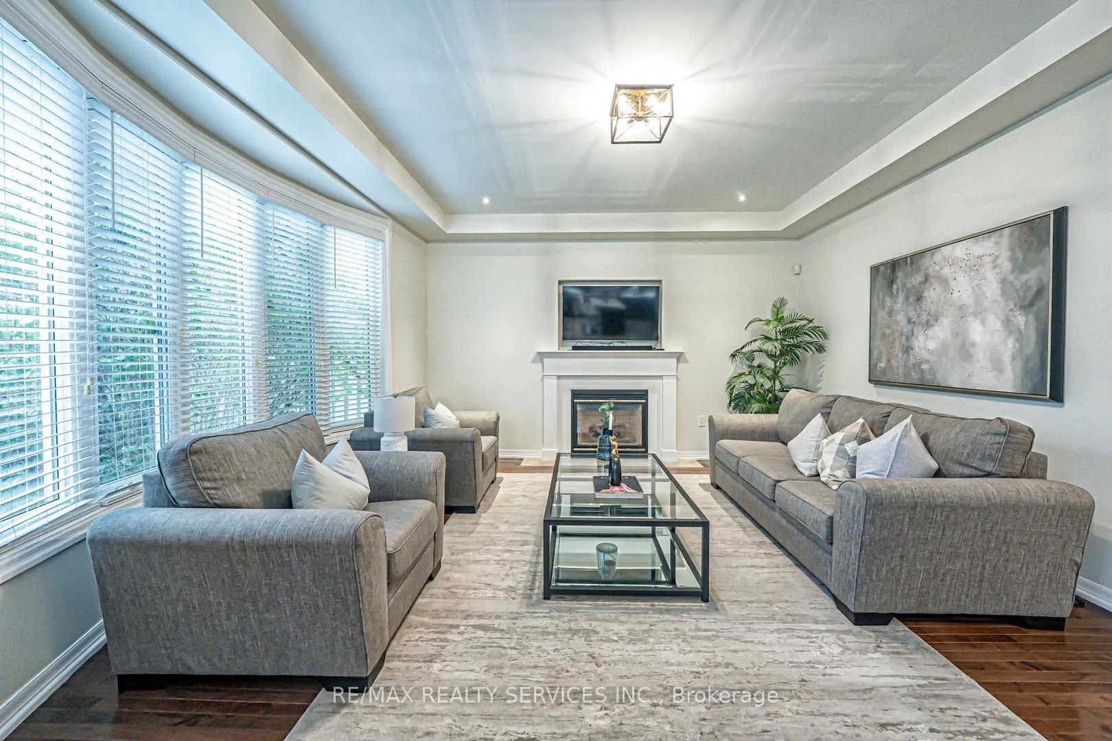 879 Etherington Way