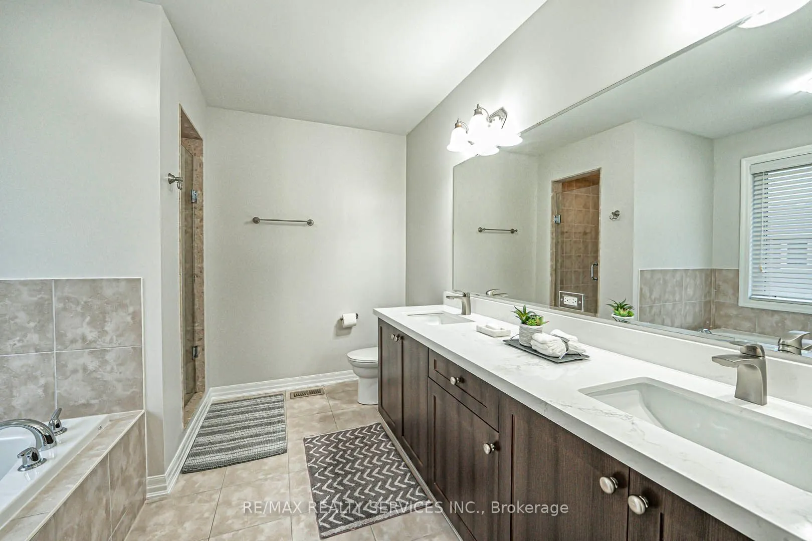 879 Etherington Way