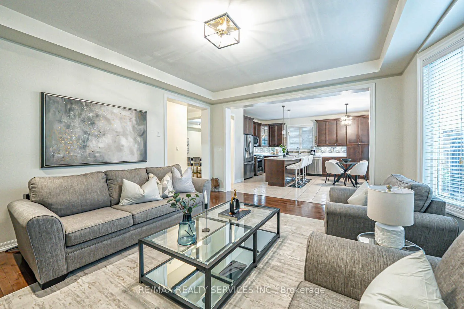 879 Etherington Way