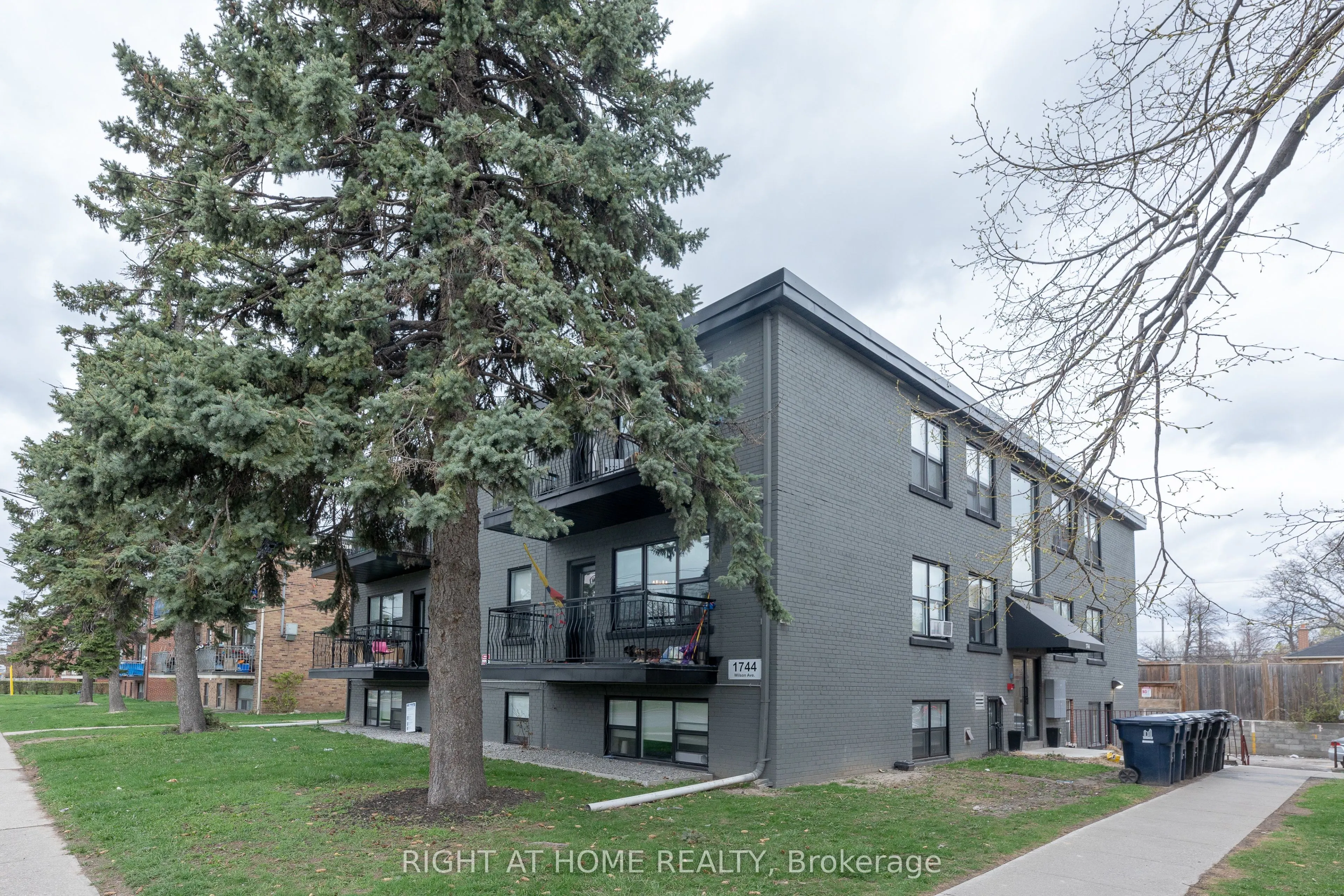 1744 Wilson Avenue, #11