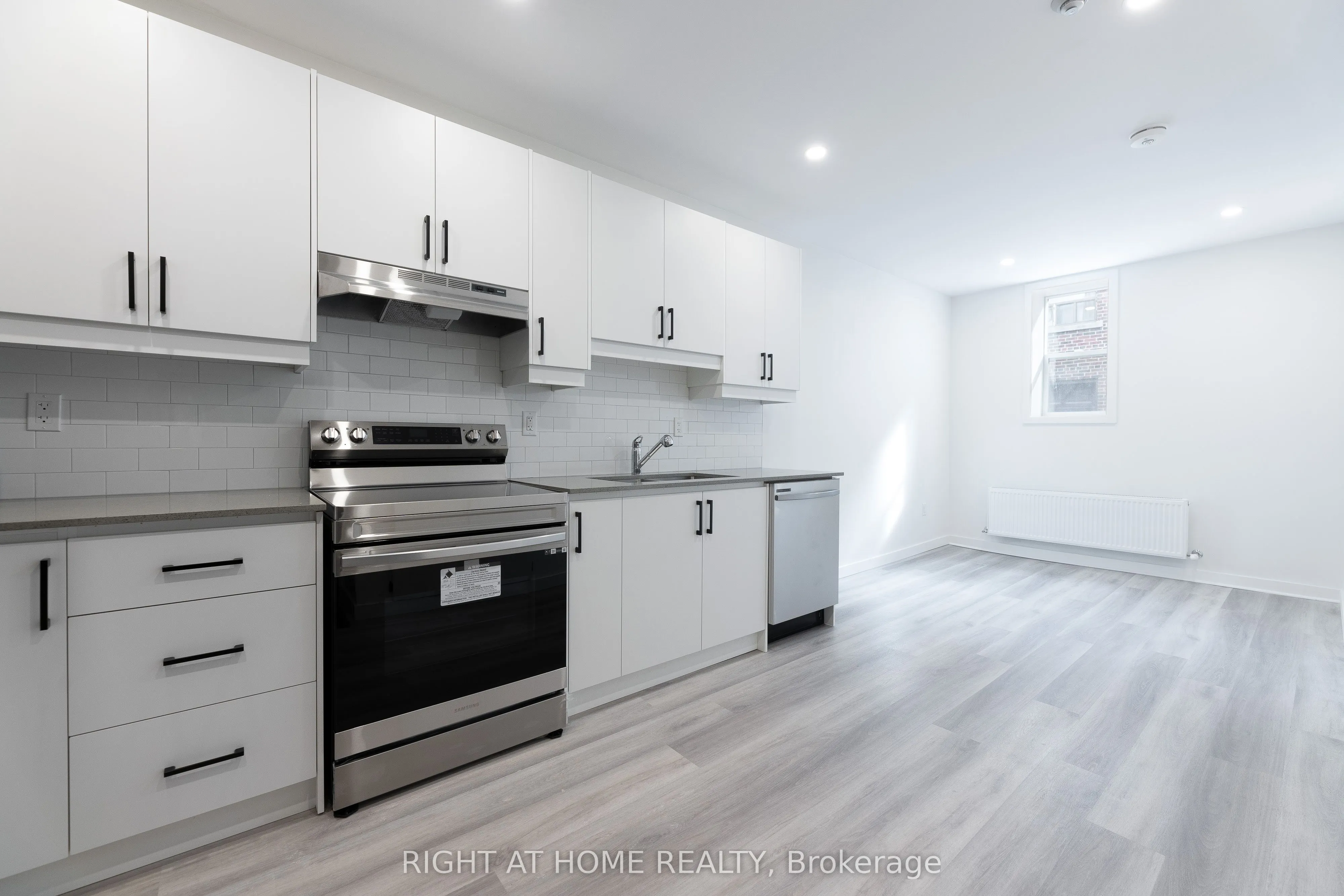 1744 Wilson Avenue, #11