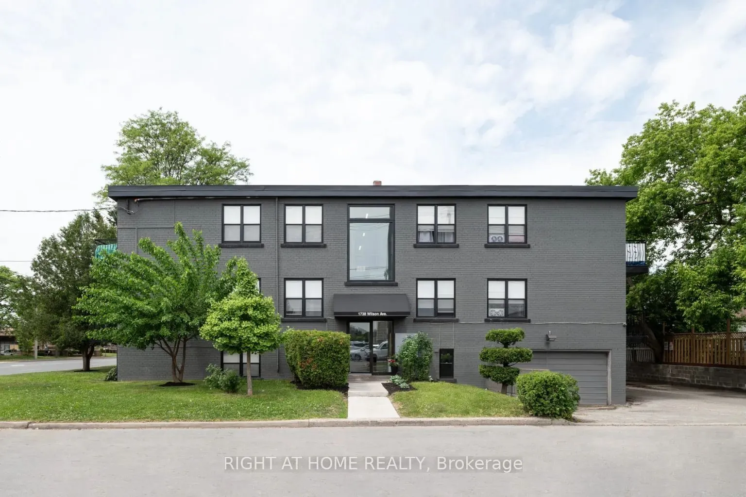 1744 Wilson Avenue, #11