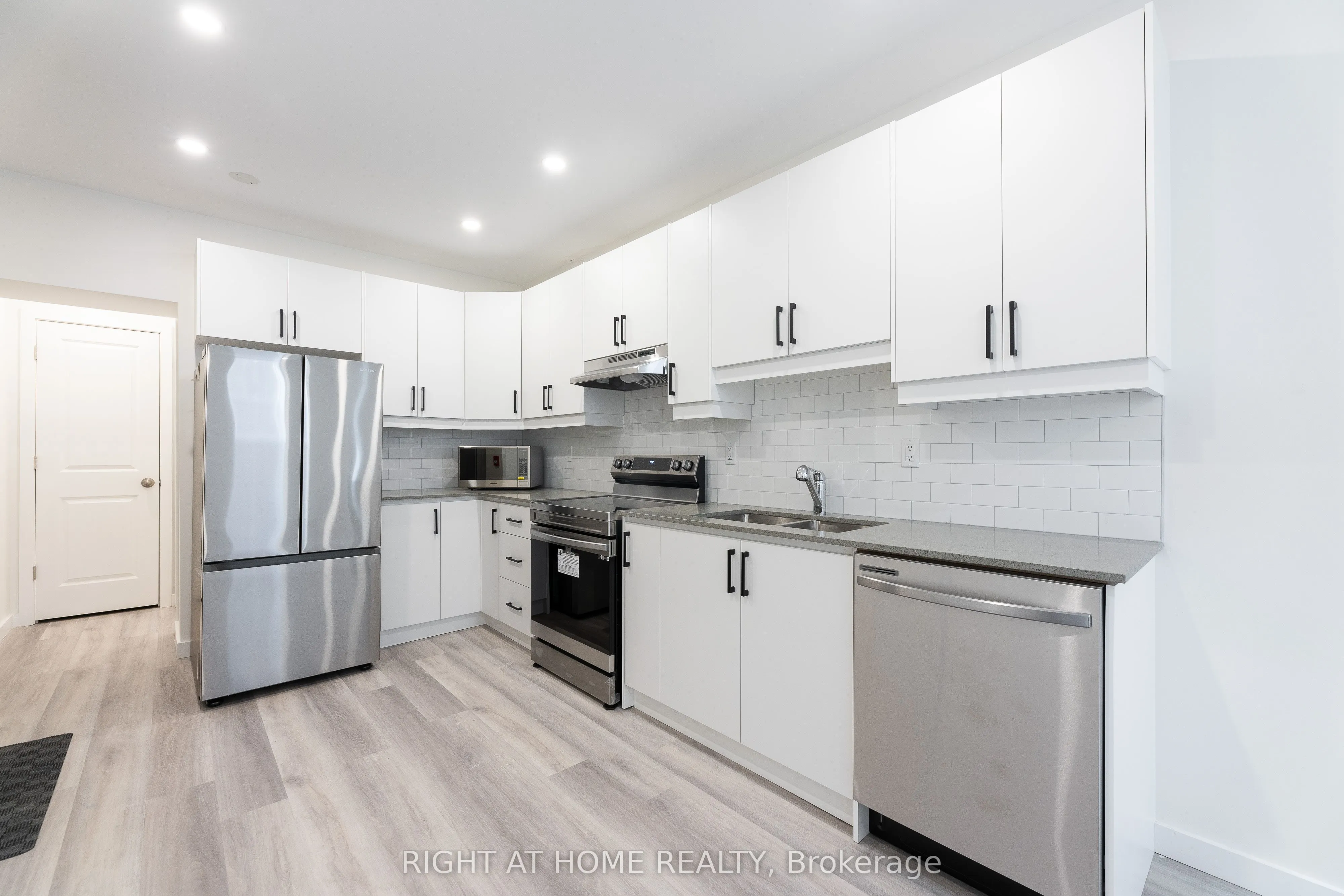 1744 Wilson Avenue, #11