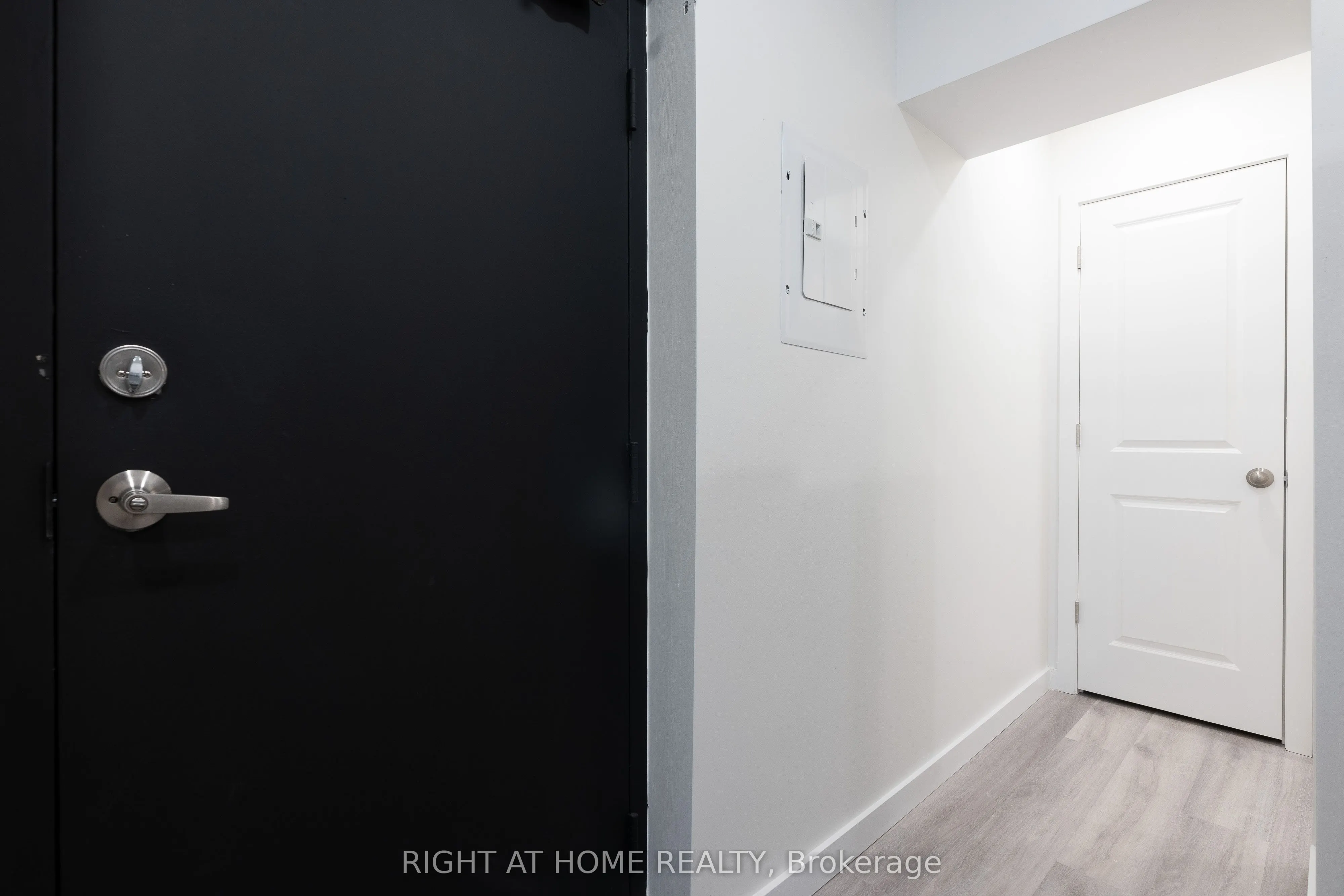 1744 Wilson Avenue, #11