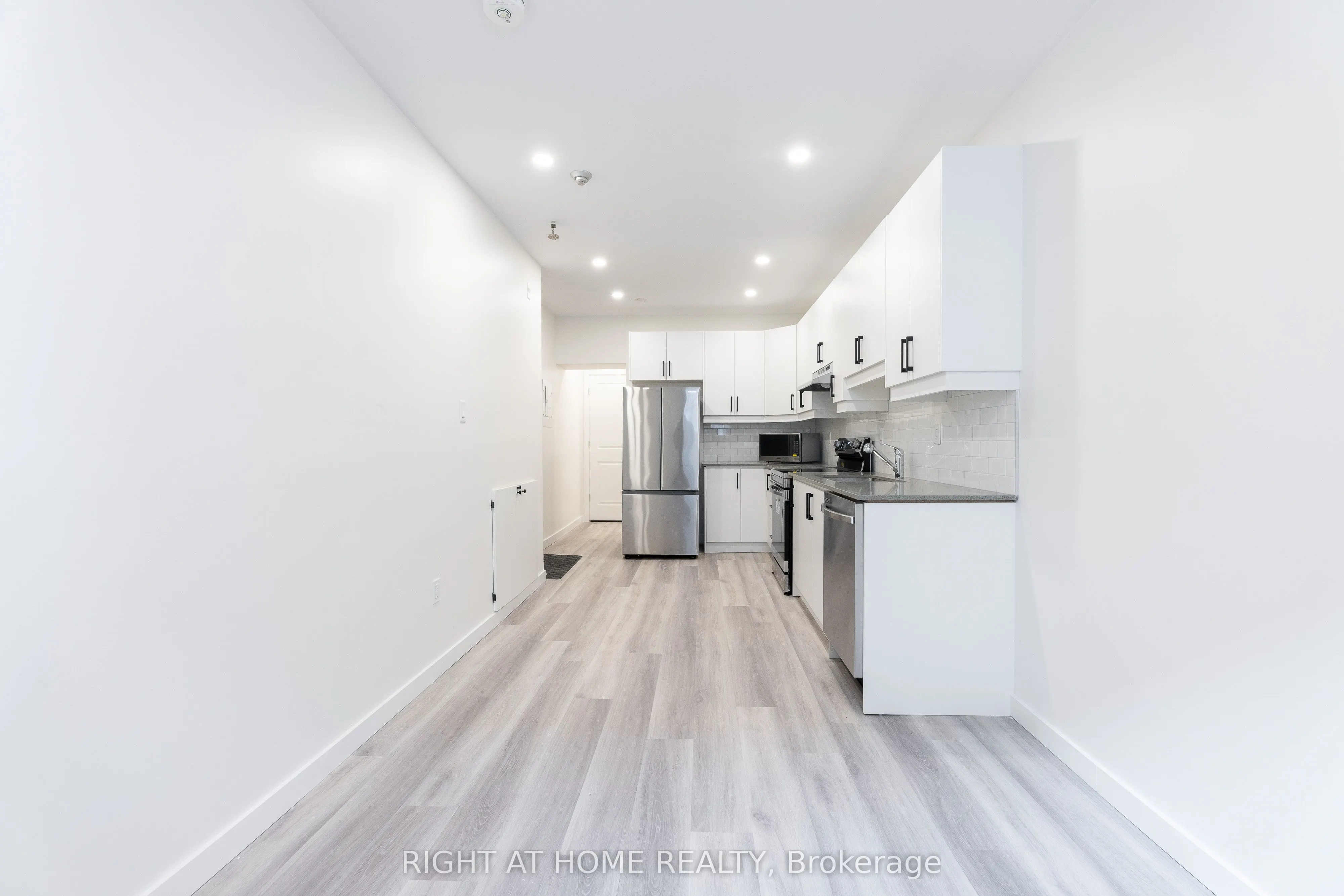 1744 Wilson Avenue, #11