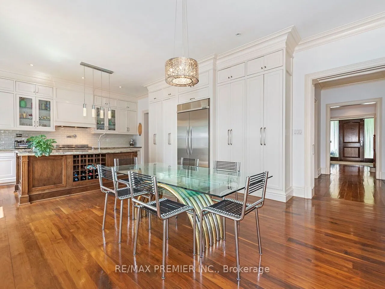 35 Yorkdale Crescent