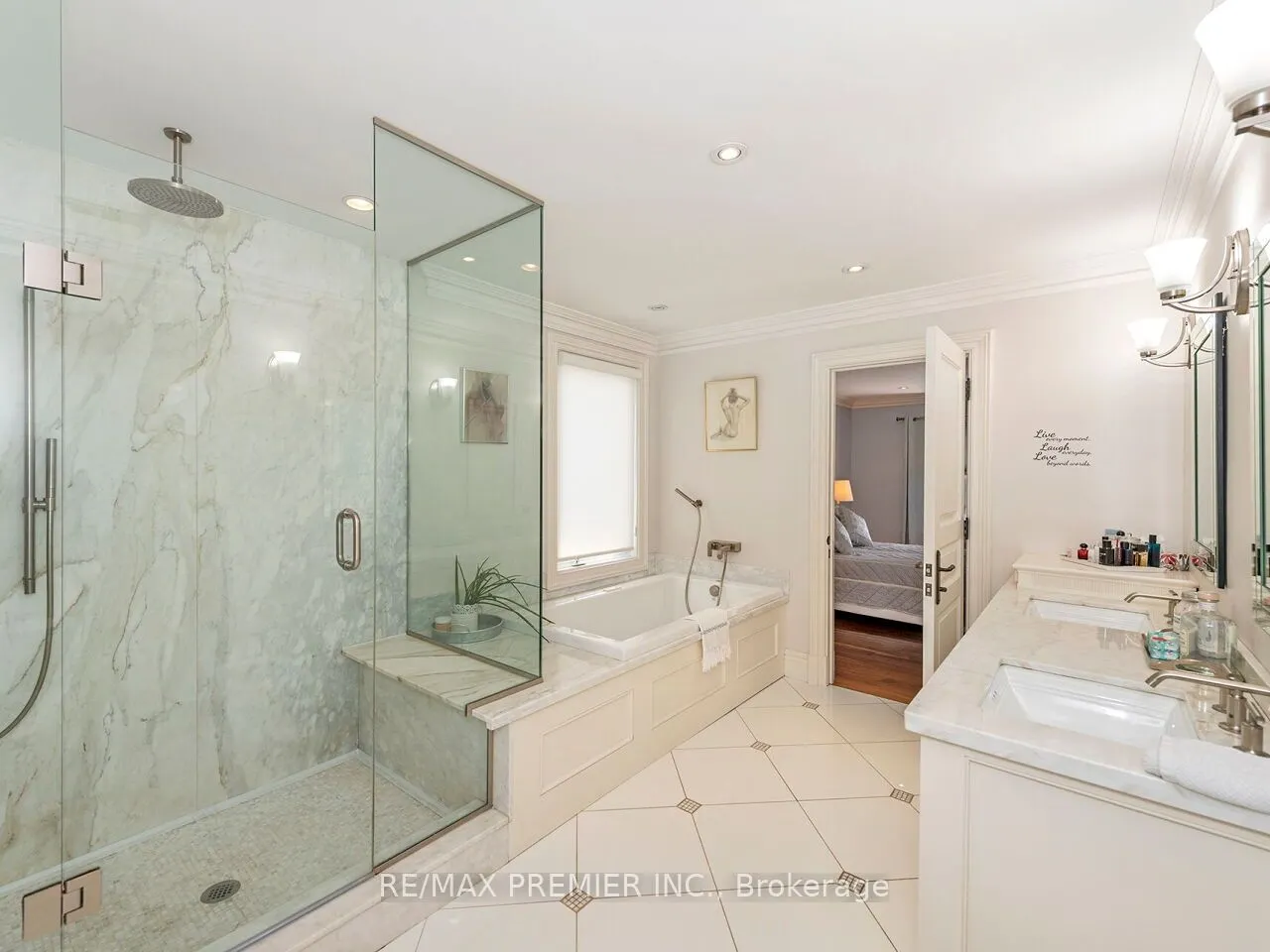 35 Yorkdale Crescent