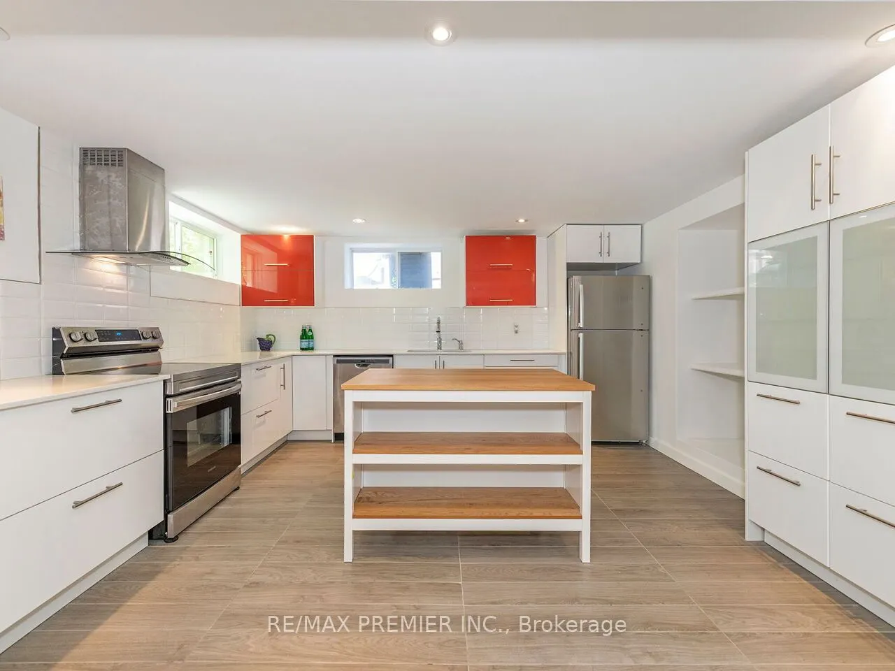 35 Yorkdale Crescent