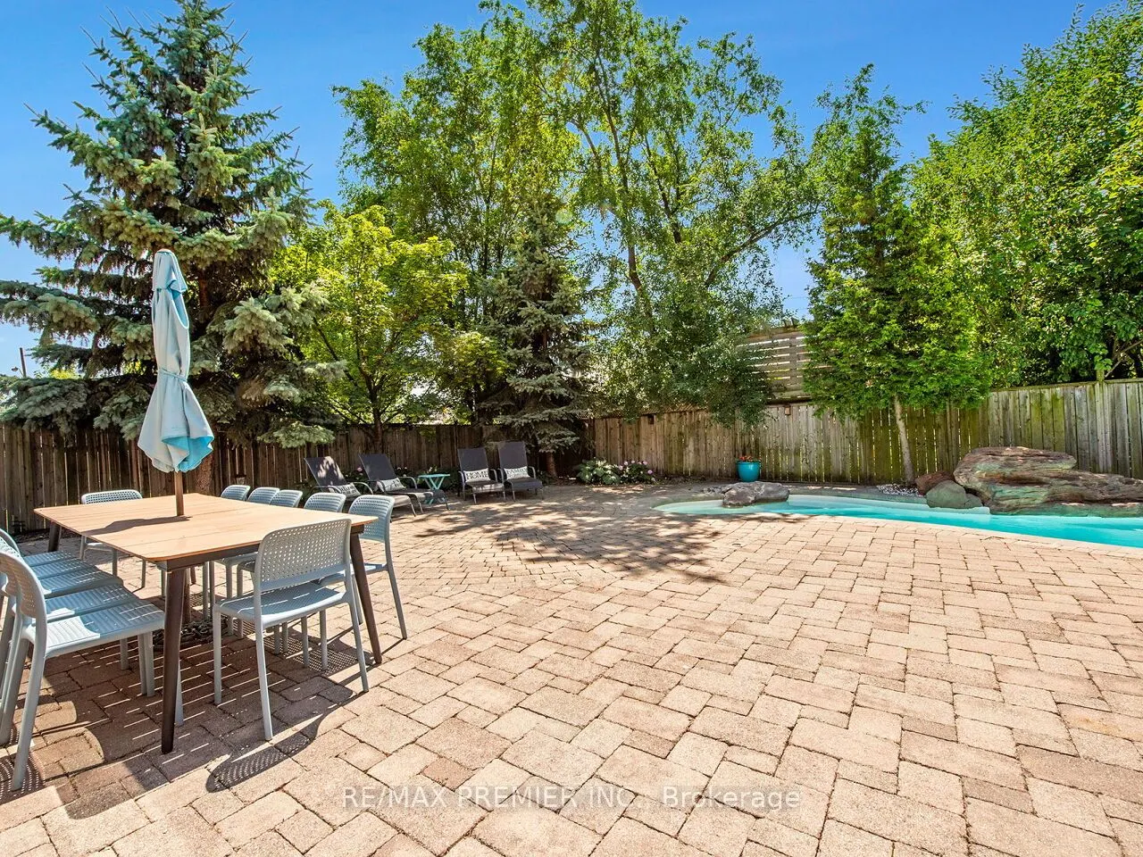 35 Yorkdale Crescent