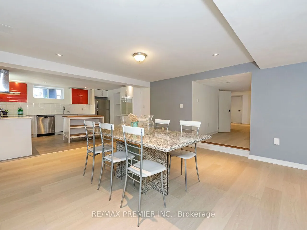 35 Yorkdale Crescent