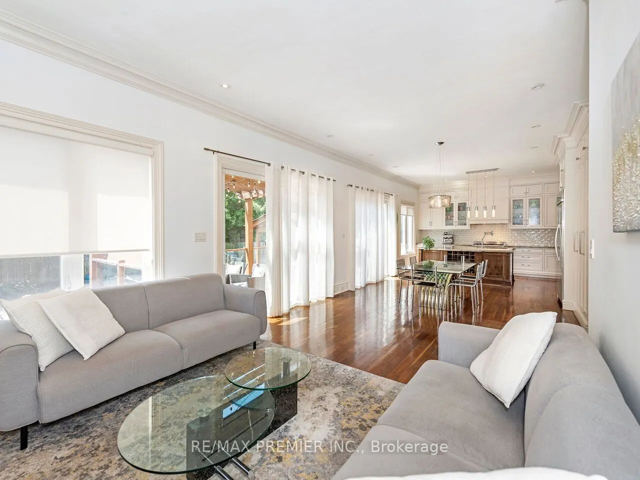 35 Yorkdale Crescent