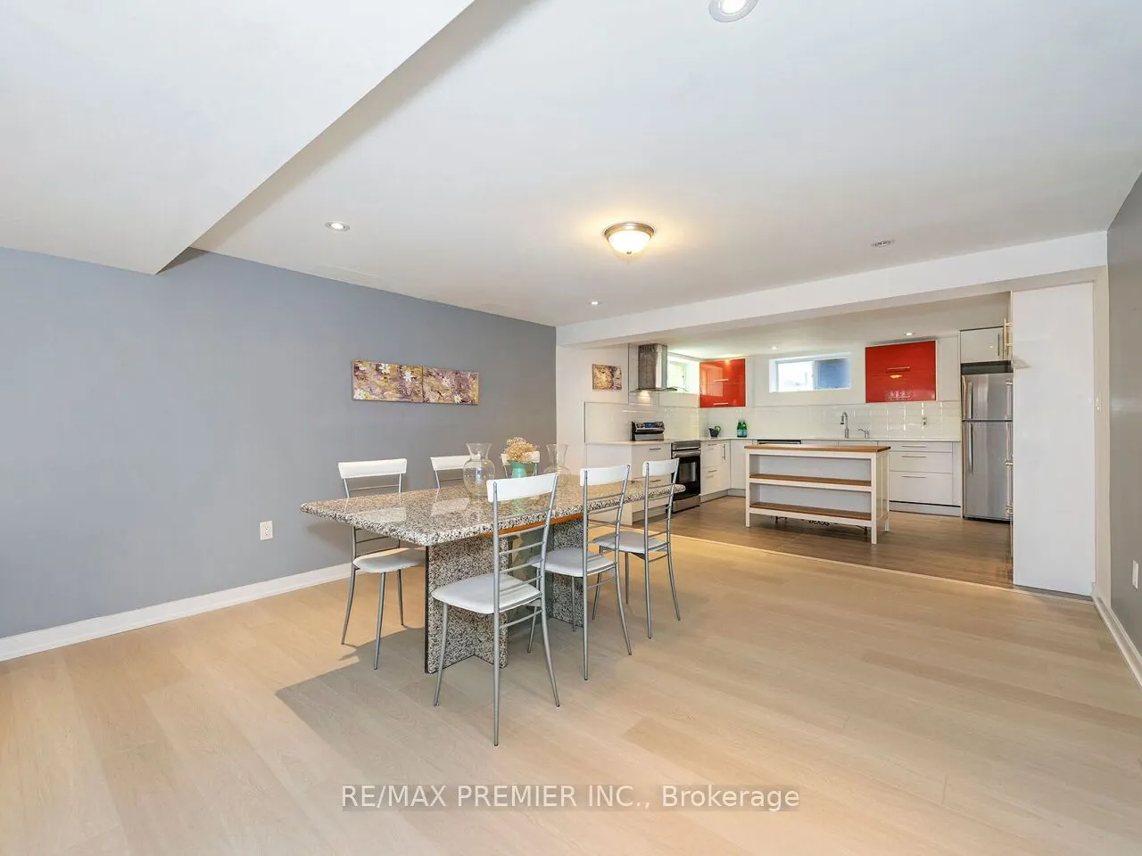 35 Yorkdale Crescent