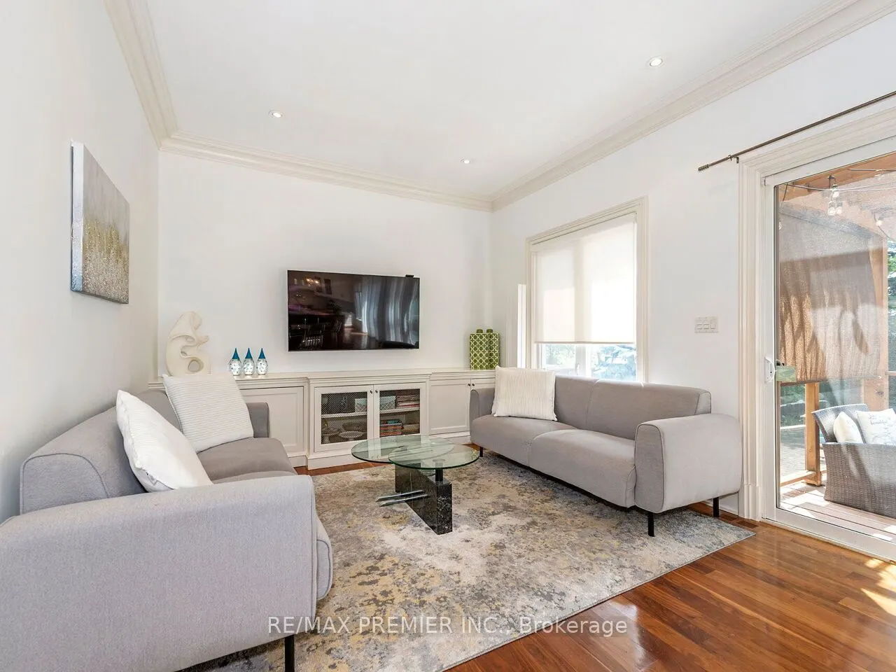 35 Yorkdale Crescent