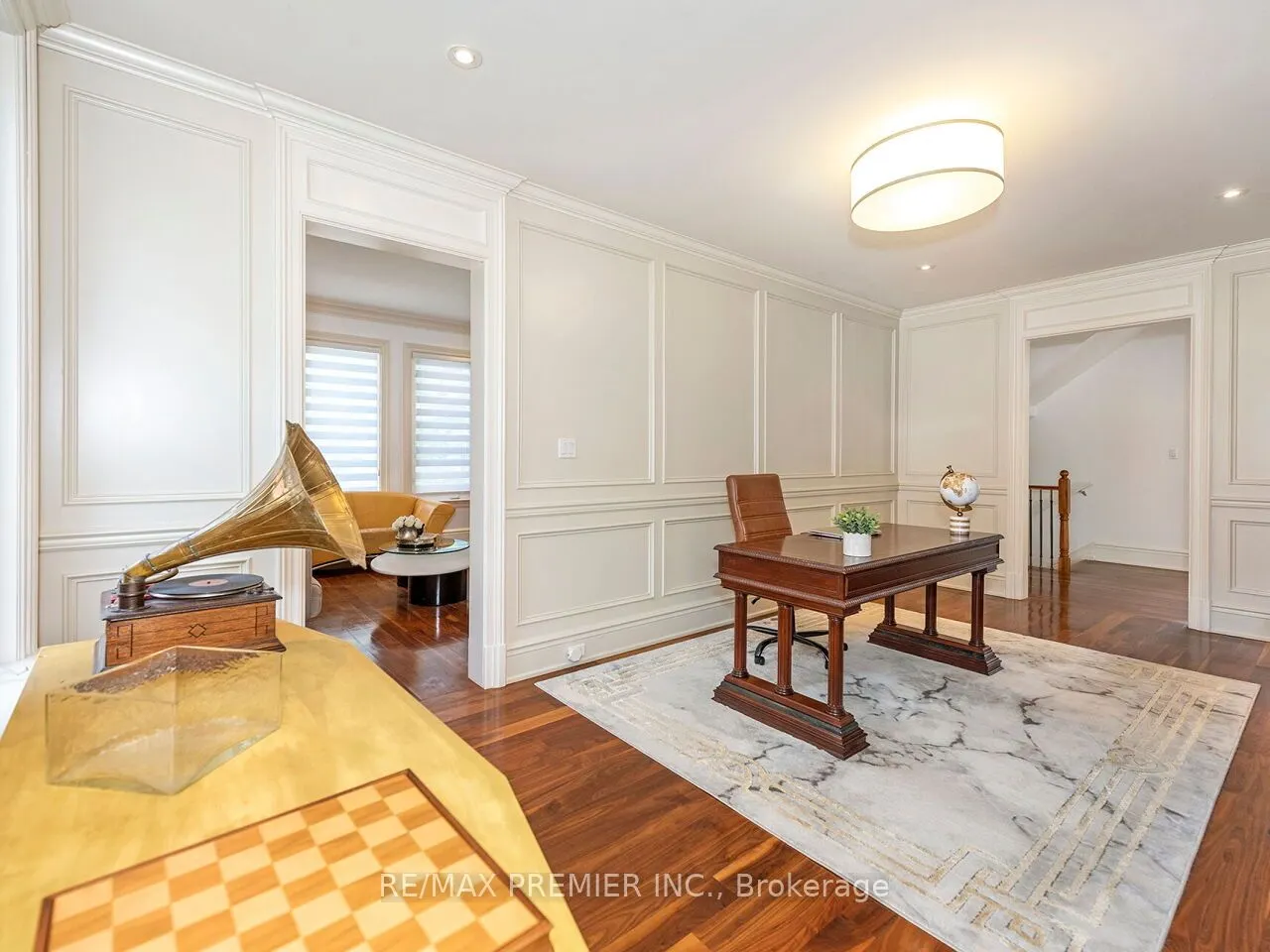35 Yorkdale Crescent