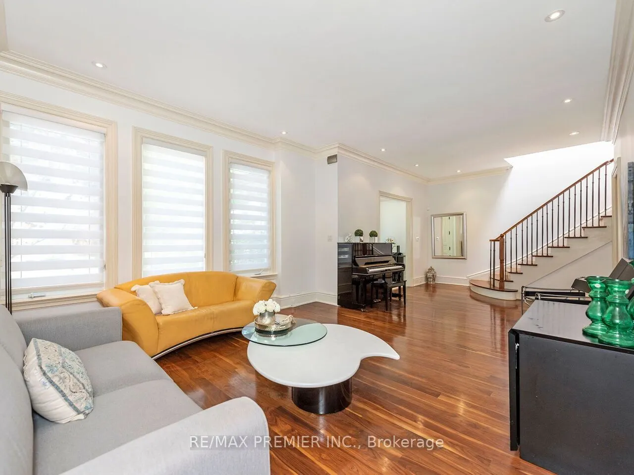 35 Yorkdale Crescent