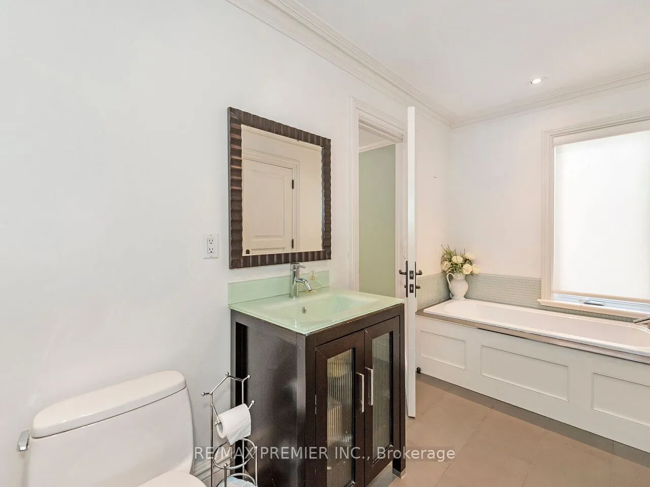 35 Yorkdale Crescent